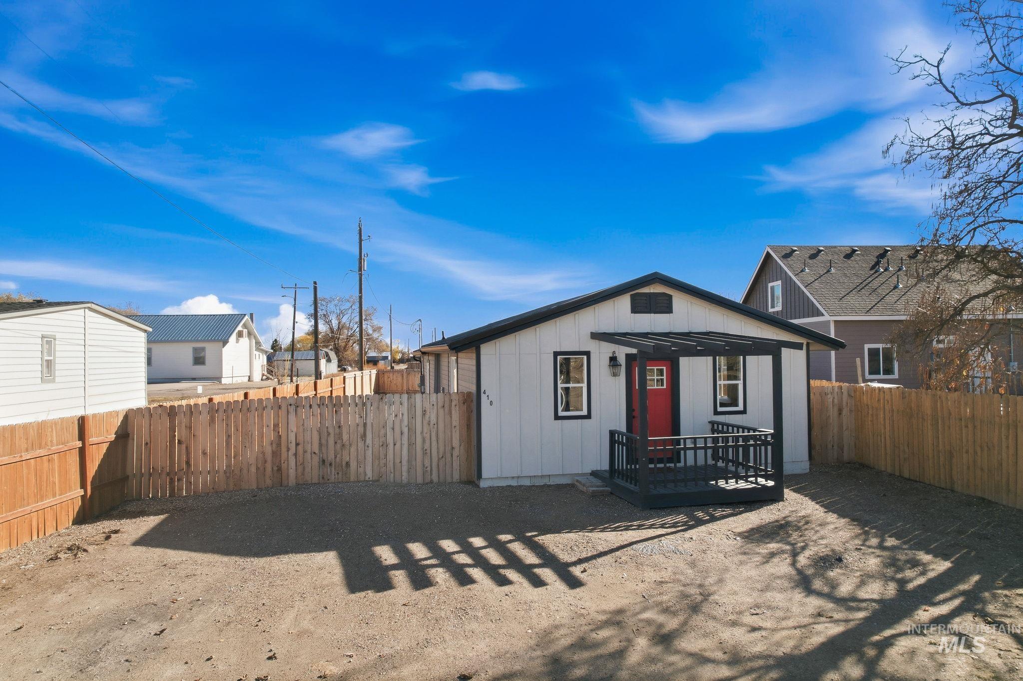 410 S Roswell Blvd, Parma, Idaho 83660, 3 Bedrooms, 1.5 Bathrooms, Residential For Sale, Price $295,000, 98967683