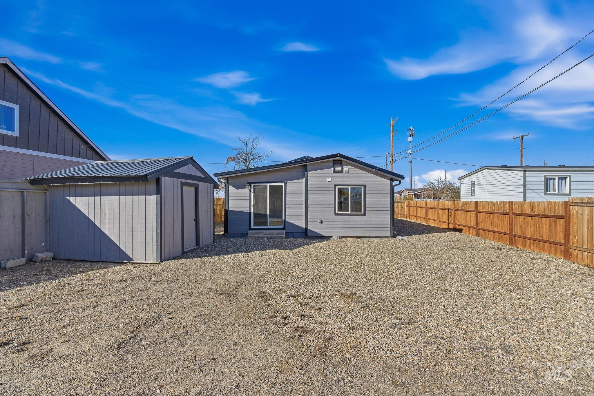 410 S Roswell Blvd, Parma, Idaho 83660, 3 Bedrooms, 1.5 Bathrooms, Residential For Sale, Price $295,000, 98967683