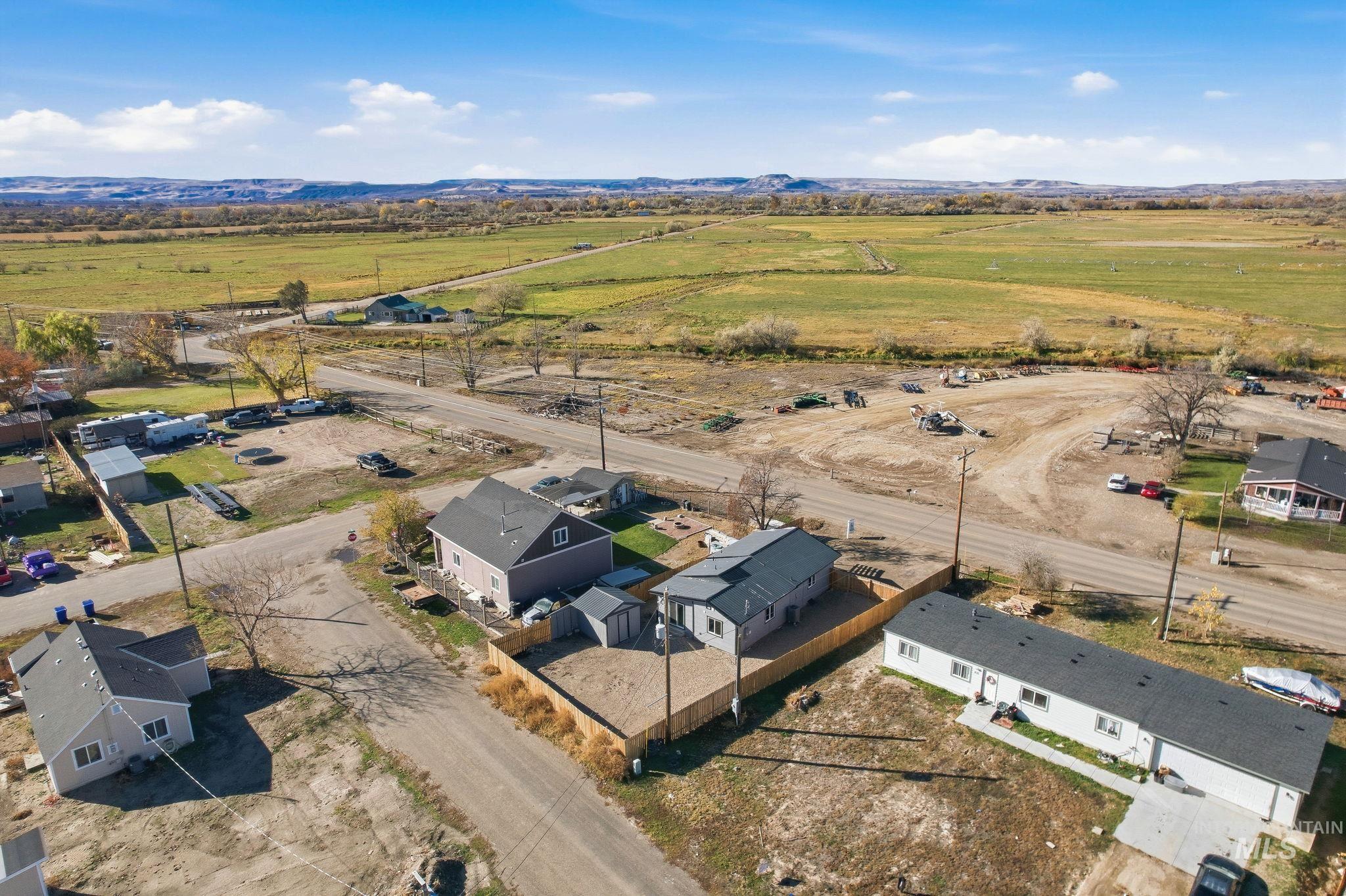 410 S Roswell Blvd, Parma, Idaho 83660, 3 Bedrooms, 1.5 Bathrooms, Residential For Sale, Price $295,000, 98967683