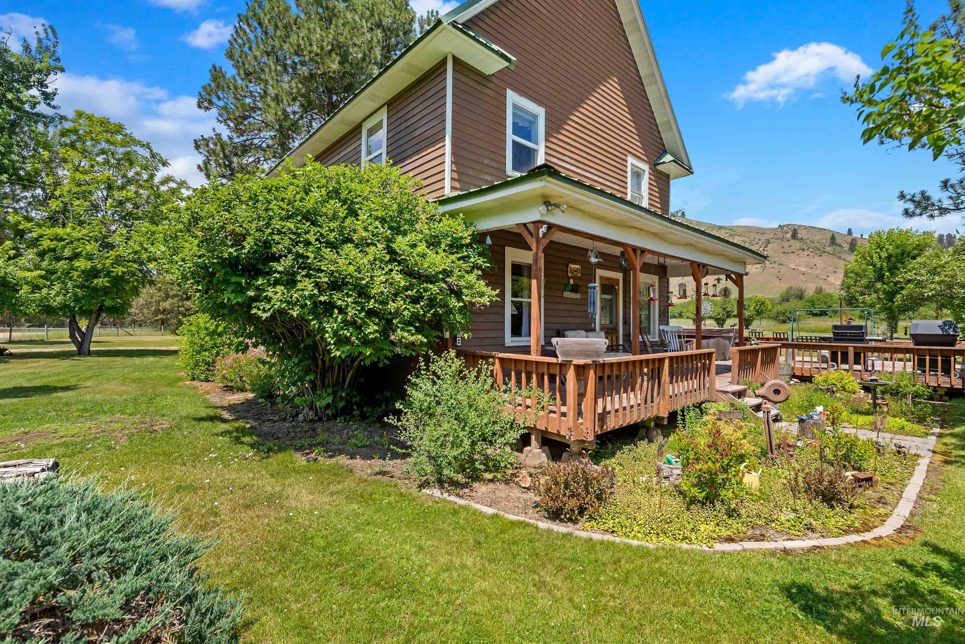 1650 Banks Lowman Road, Garden Valley, Idaho 83622, 3 Bedrooms, 2 Bathrooms, Residential For Sale, Price $1,100,000, 98967687