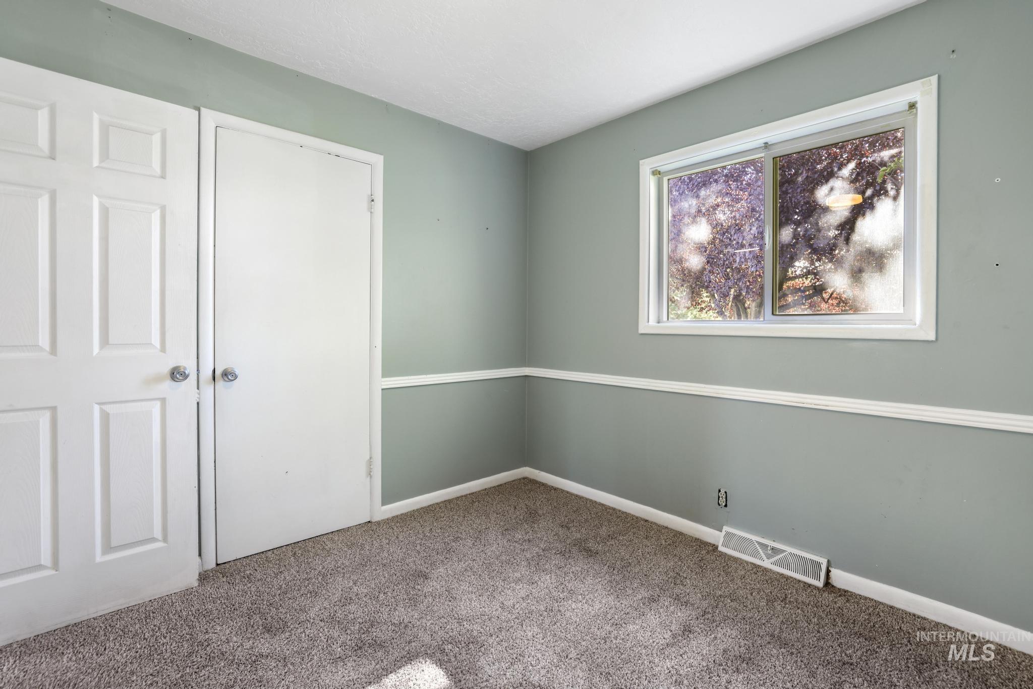 799 Northview, Twin Falls, Idaho 83301, 3 Bedrooms, 1 Bathroom, Residential Income For Sale, Price $365,000, 98967690