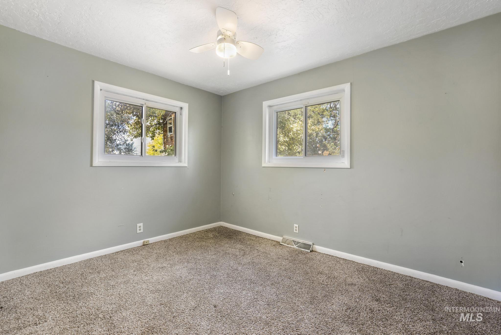 799 Northview, Twin Falls, Idaho 83301, 3 Bedrooms, 1 Bathroom, Residential Income For Sale, Price $365,000, 98967690