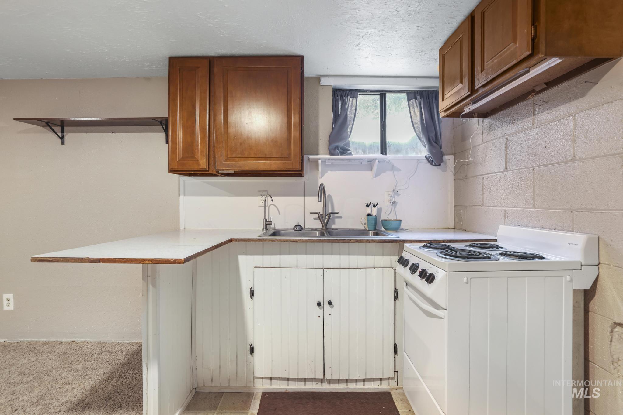 799 Northview, Twin Falls, Idaho 83301, 3 Bedrooms, 1 Bathroom, Residential Income For Sale, Price $365,000, 98967690