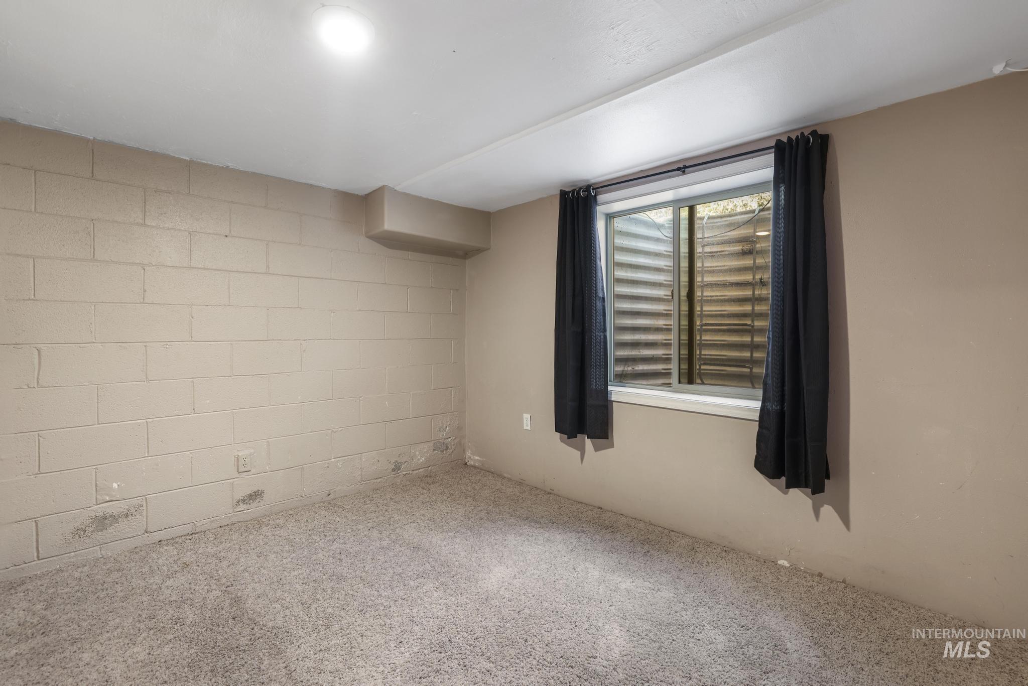 799 Northview, Twin Falls, Idaho 83301, 3 Bedrooms, 1 Bathroom, Residential Income For Sale, Price $365,000, 98967690