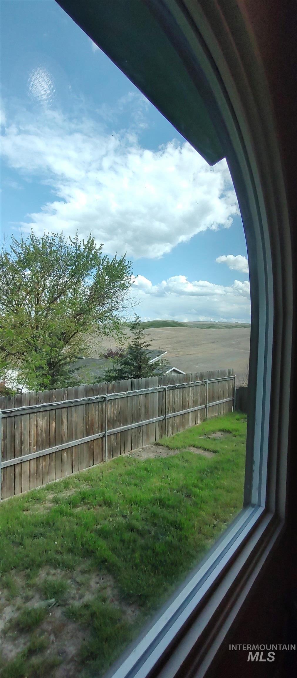 2933 Garfield Ct, Lewiston, Idaho 83501, 3 Bedrooms, 2 Bathrooms, Residential For Sale, Price $319,700, 98967696