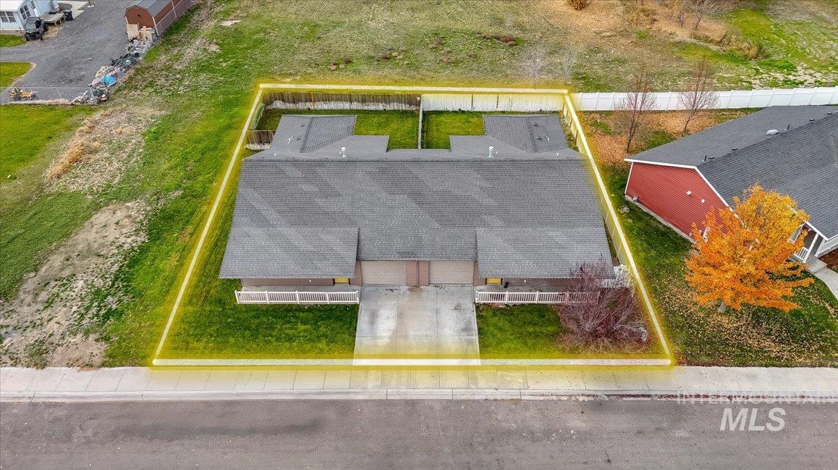 Aerial view of property and surrounding area