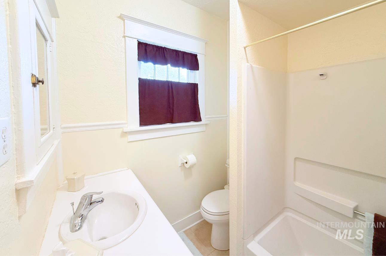 150 10th Avenue East, Twin Falls, Idaho 83301, 3 Bedrooms, 1 Bathroom, Residential For Sale, Price $324,900, 98967715