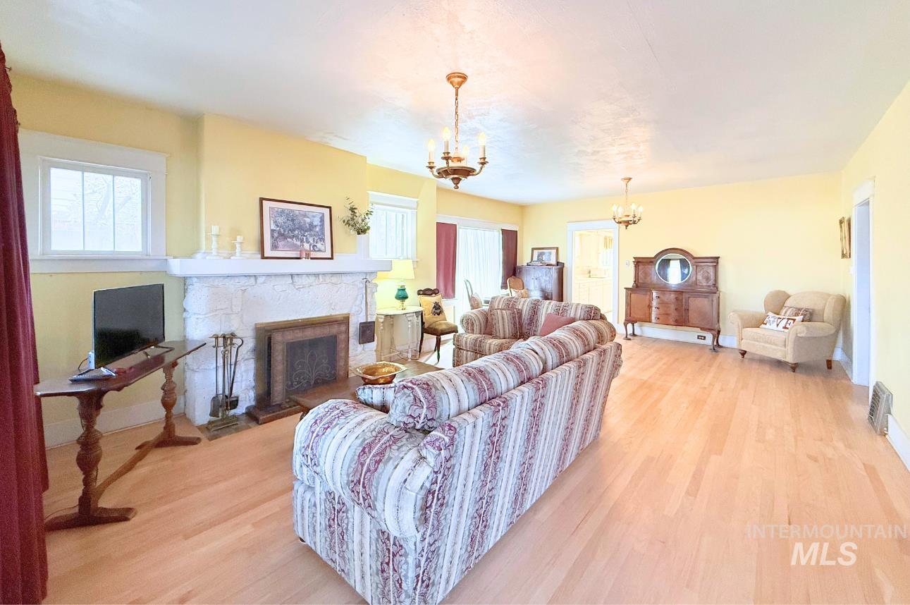 150 10th Avenue East, Twin Falls, Idaho 83301, 3 Bedrooms, 1 Bathroom, Residential For Sale, Price $324,900, 98967715