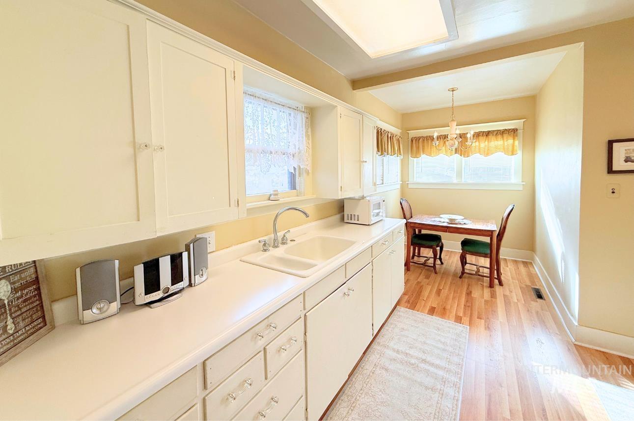 150 10th Avenue East, Twin Falls, Idaho 83301, 3 Bedrooms, 1 Bathroom, Residential For Sale, Price $324,900, 98967715