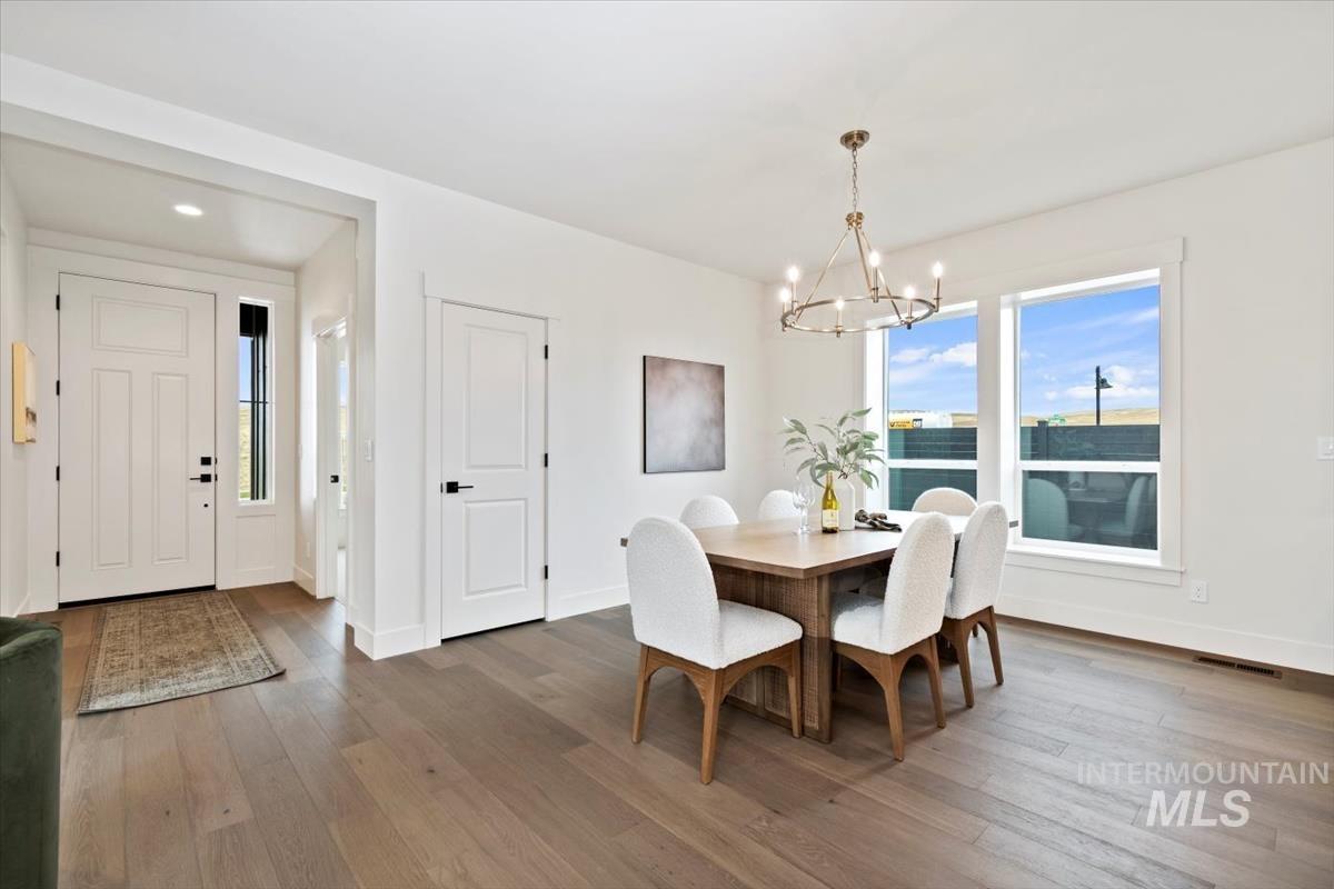 5931 W Domford Ln, Eagle, Idaho 83616, 3 Bedrooms, 2 Bathrooms, Residential For Sale, Price $579,880, 98967716