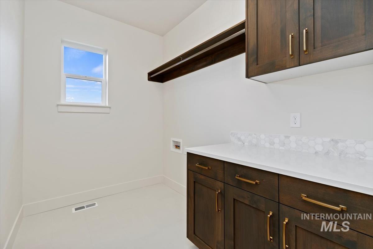 5931 W Domford Ln, Eagle, Idaho 83616, 3 Bedrooms, 2 Bathrooms, Residential For Sale, Price $579,880, 98967716