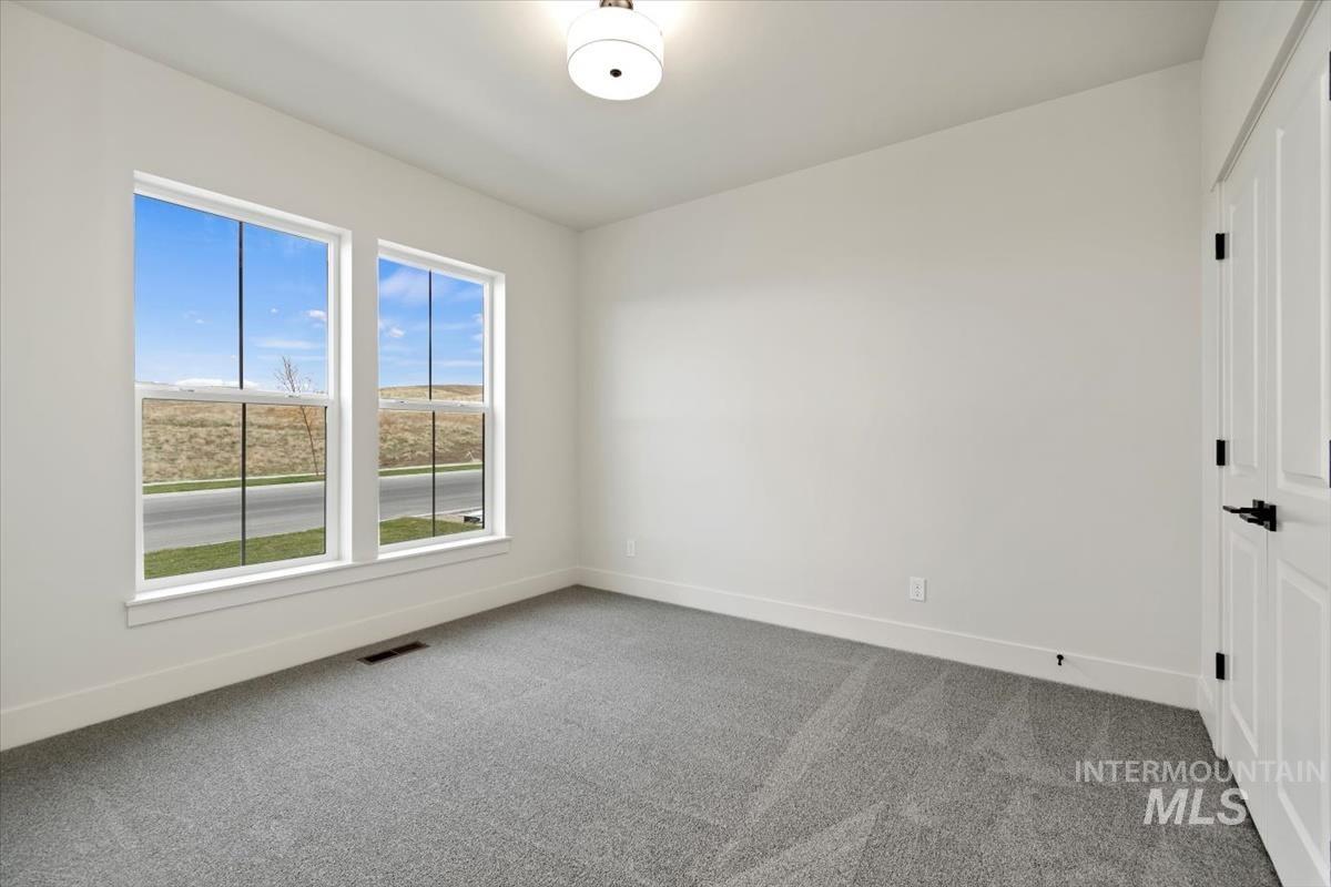 5931 W Domford Ln, Eagle, Idaho 83616, 3 Bedrooms, 2 Bathrooms, Residential For Sale, Price $579,880, 98967716