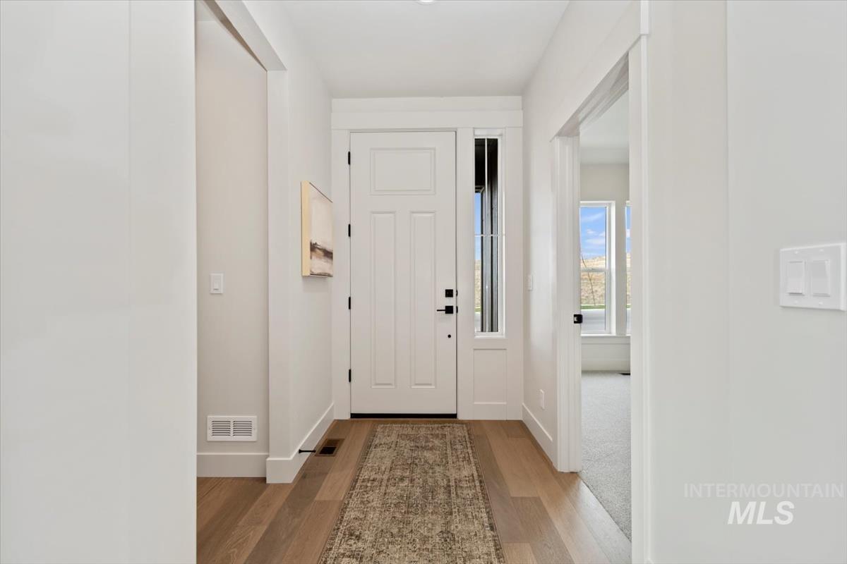 5931 W Domford Ln, Eagle, Idaho 83616, 3 Bedrooms, 2 Bathrooms, Residential For Sale, Price $579,880, 98967716