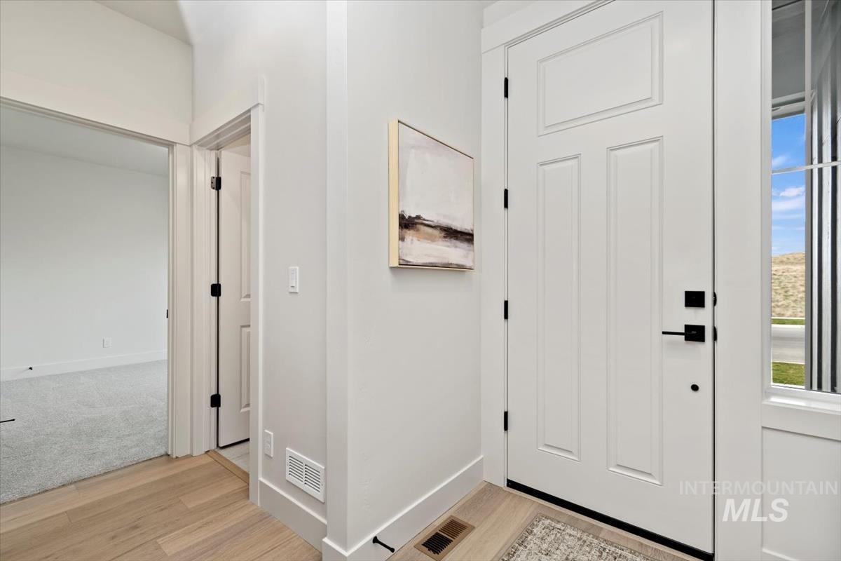 5931 W Domford Ln, Eagle, Idaho 83616, 3 Bedrooms, 2 Bathrooms, Residential For Sale, Price $579,880, 98967716