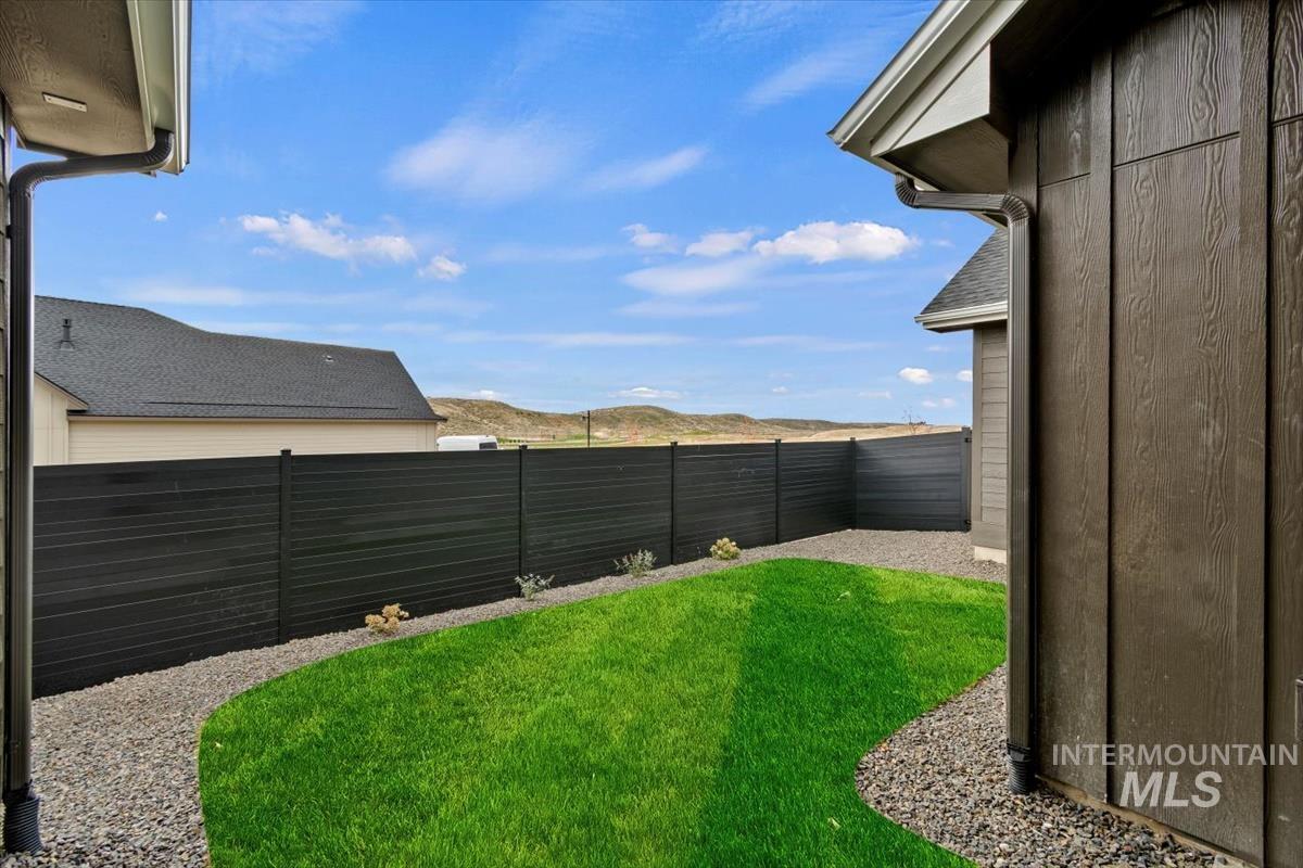 5931 W Domford Ln, Eagle, Idaho 83616, 3 Bedrooms, 2 Bathrooms, Residential For Sale, Price $579,880, 98967716