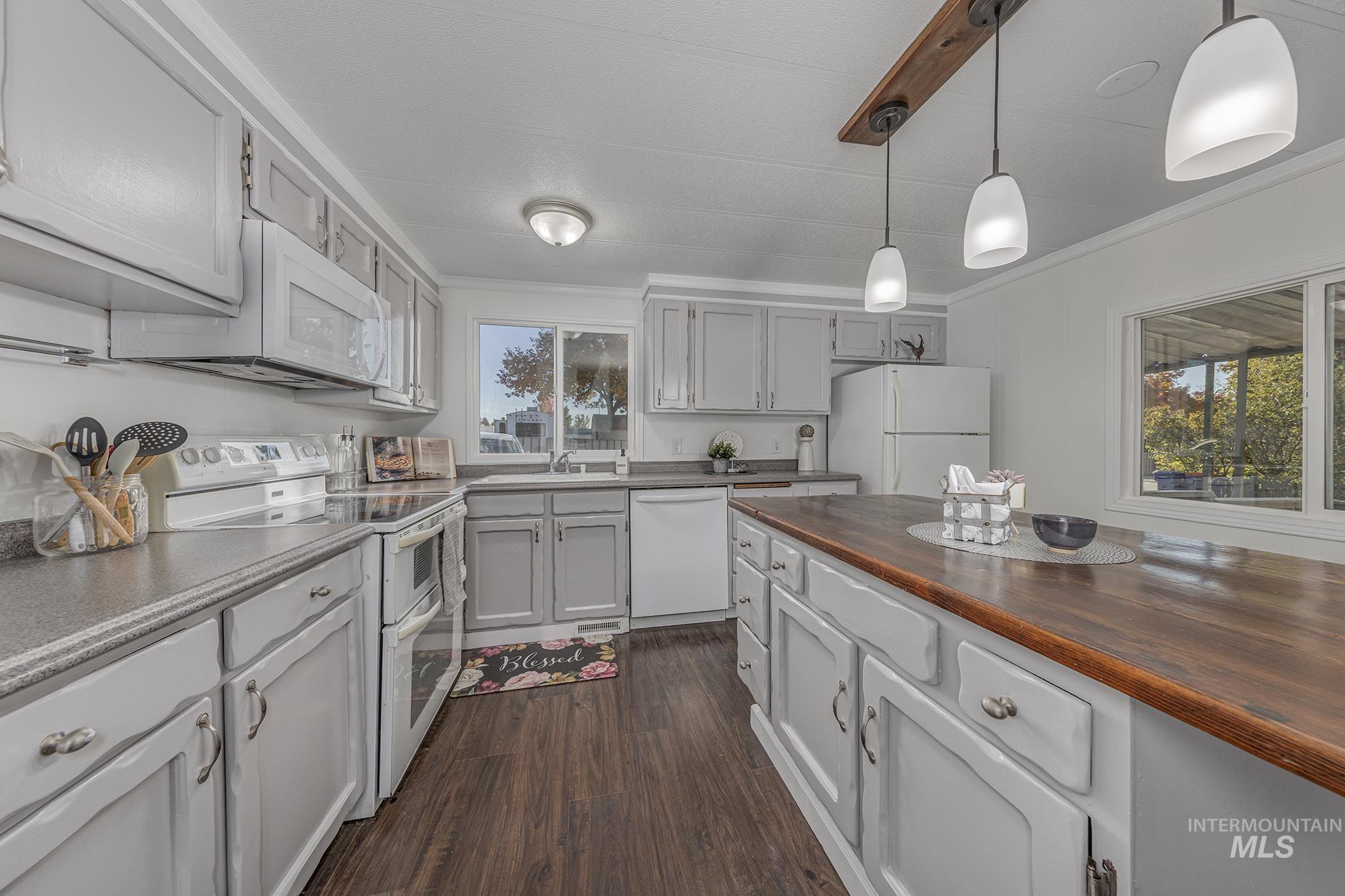 10601 N Horseshoe Bend Rd, Boise, Idaho 83714, 2 Bedrooms, 1 Bathroom, Residential For Sale, Price $52,000, 98967721