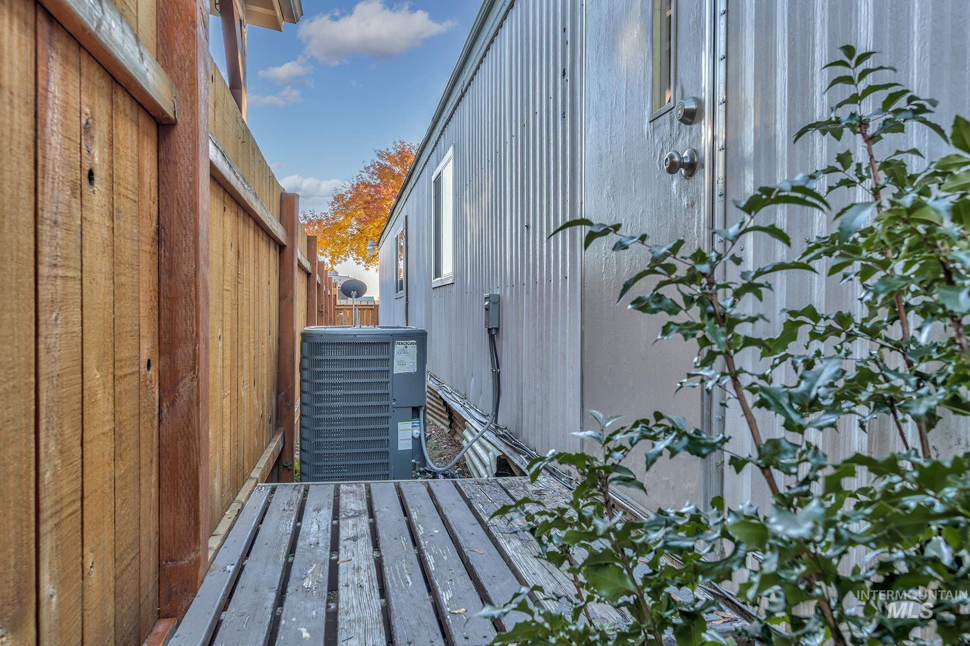 10601 N Horseshoe Bend Rd, Boise, Idaho 83714, 2 Bedrooms, 1 Bathroom, Residential For Sale, Price $52,000, 98967721