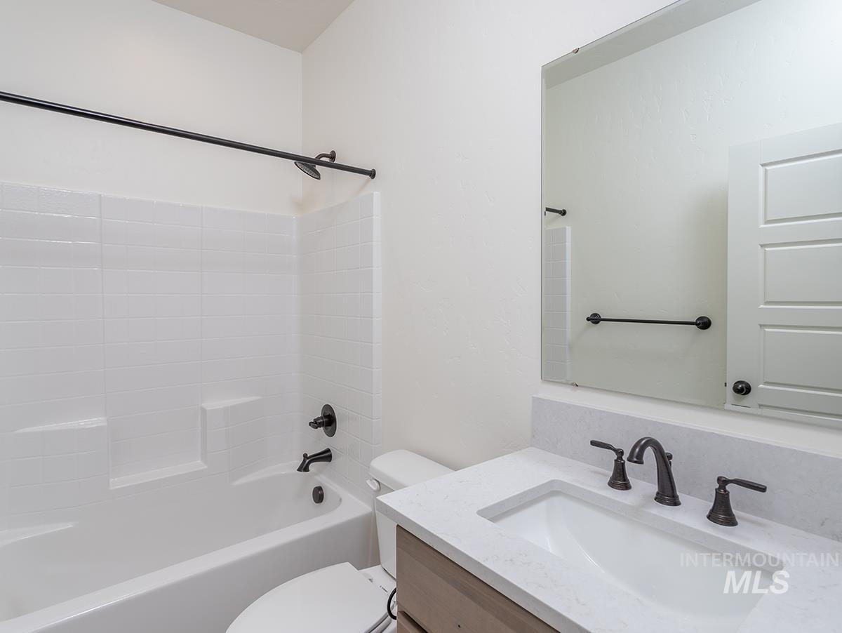 977 N Dark Maple Ave, Star, Idaho 83669, 3 Bedrooms, 2 Bathrooms, Residential For Sale, Price $445,000, 98967742