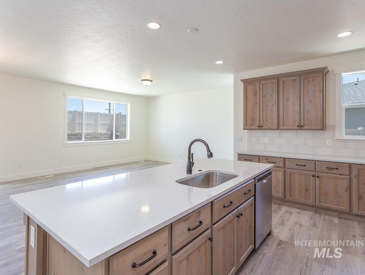 977 N Dark Maple Ave, Star, Idaho 83669, 3 Bedrooms, 2 Bathrooms, Residential For Sale, Price $445,000, 98967742