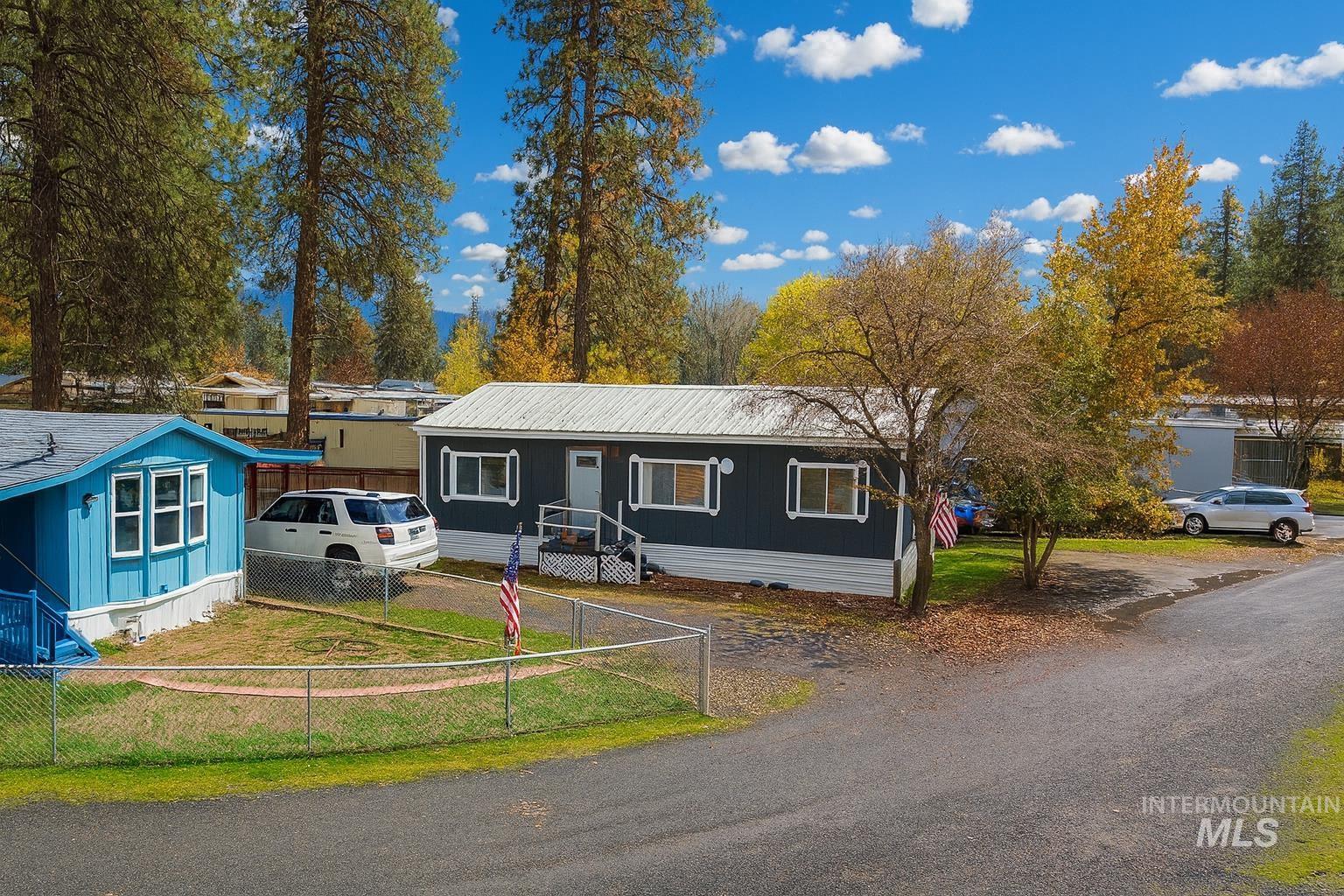 16 Chinook Ln, Orofino, Idaho 83544, 3 Bedrooms, 2 Bathrooms, Residential For Sale, Price $75,000, 98967749