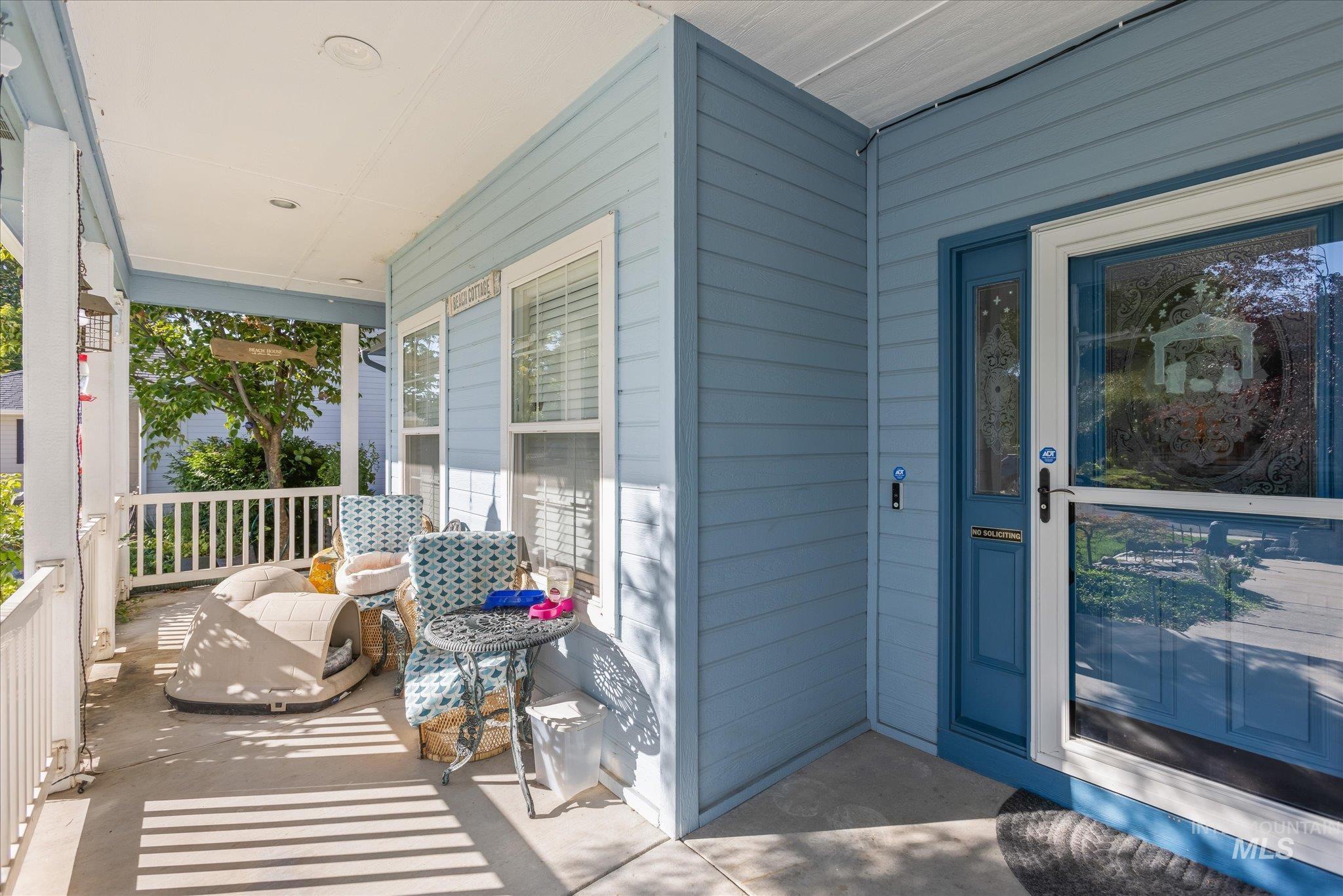 Property entrance featuring a porch