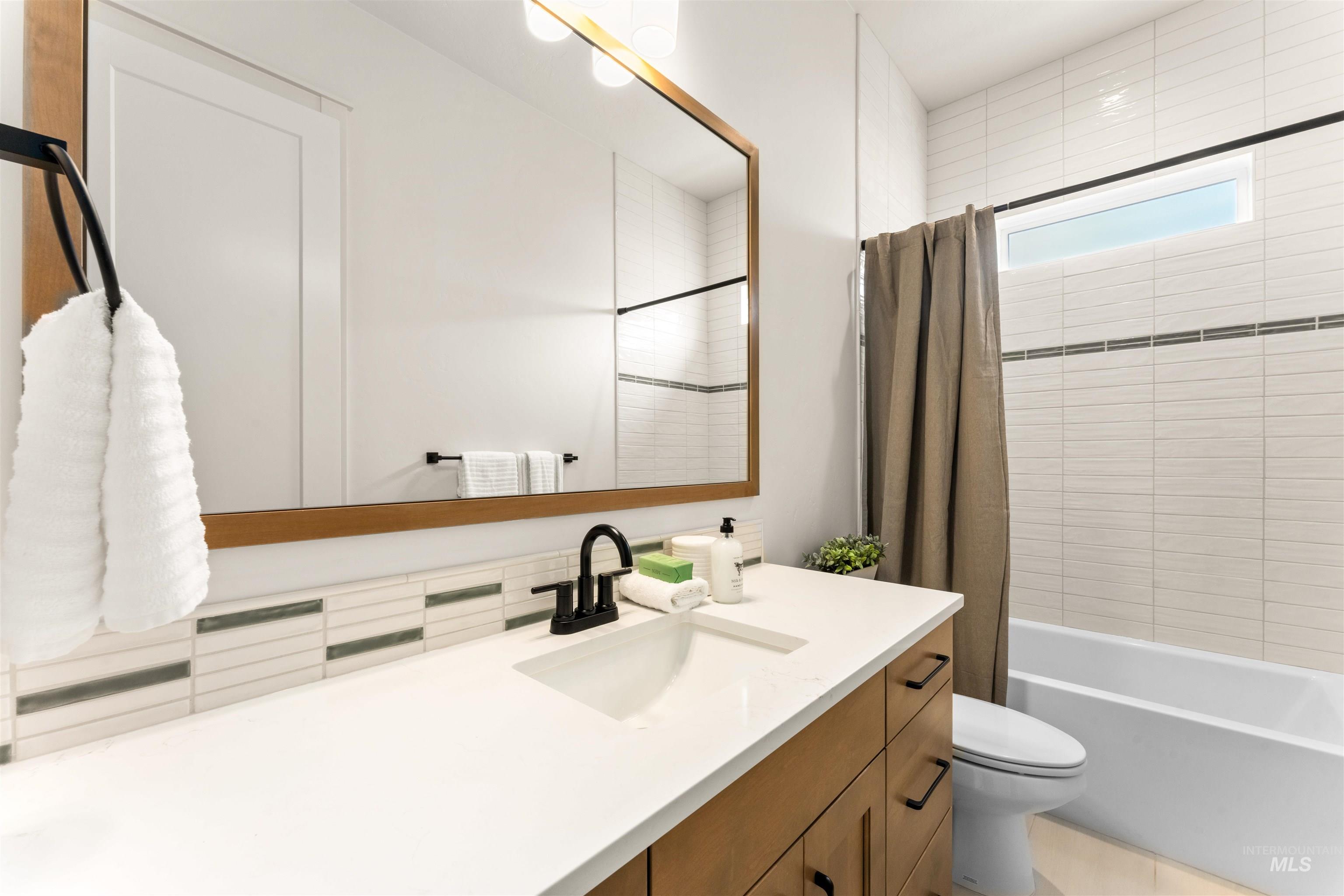 841 N Danville Ave, Eagle, Idaho 83616, 4 Bedrooms, 2.5 Bathrooms, Residential For Sale, Price $979,900, 98967754