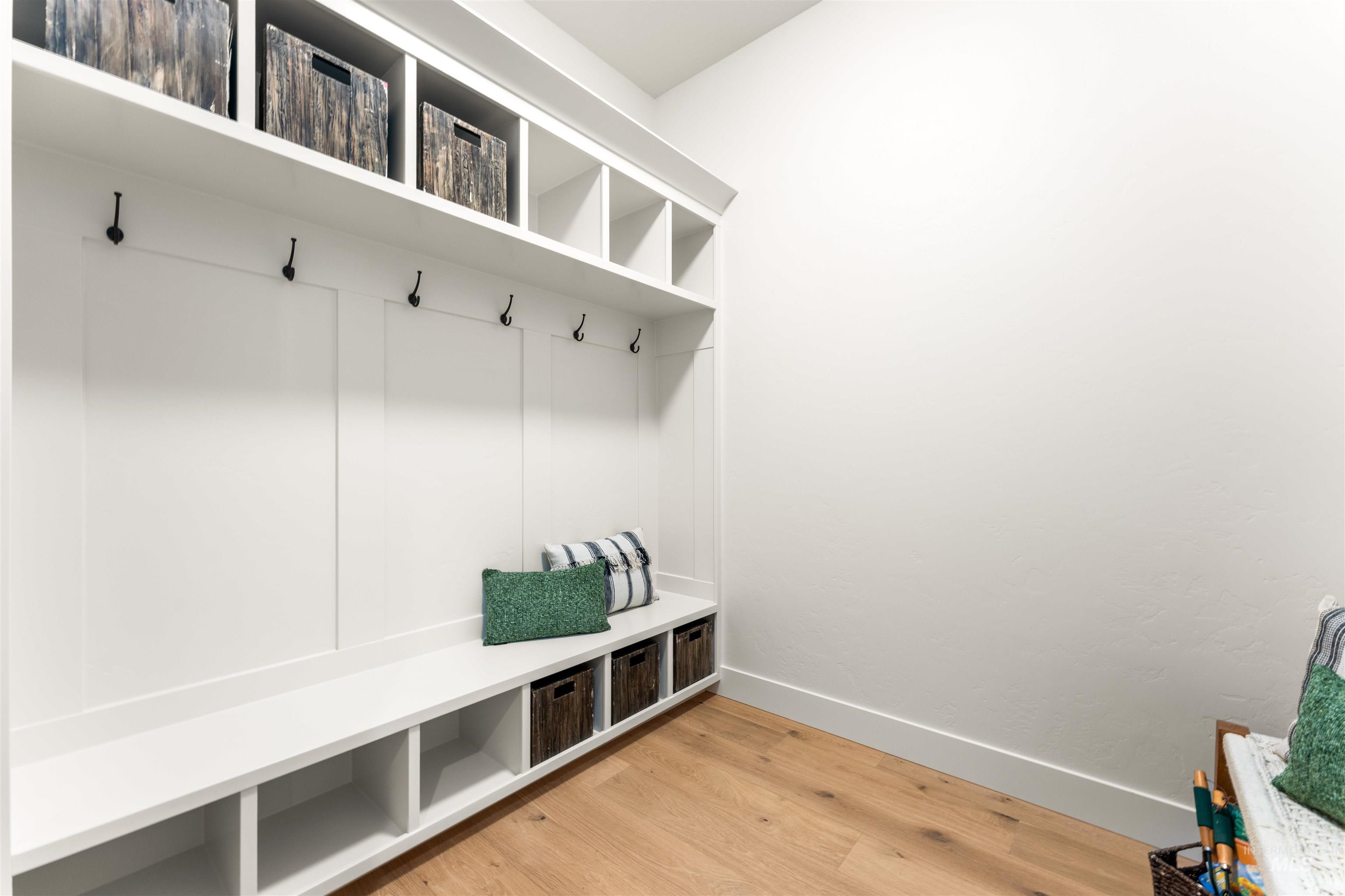 841 N Danville Ave, Eagle, Idaho 83616, 4 Bedrooms, 2.5 Bathrooms, Residential For Sale, Price $979,900, 98967754