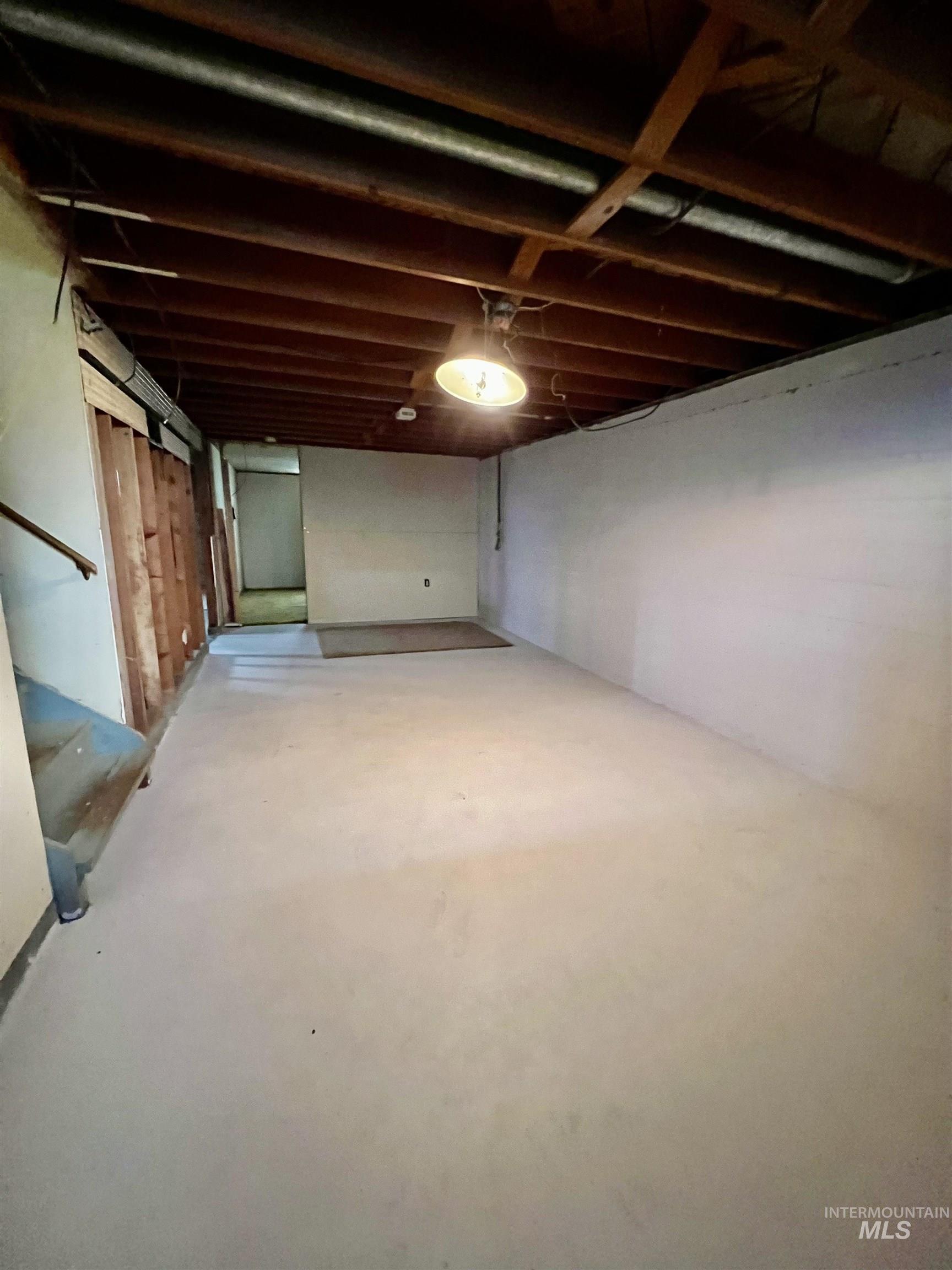 1027 11th Street, Clarkston, Washington 99403, 4 Bedrooms, 1 Bathroom, Residential For Sale, Price $250,000, 98967760