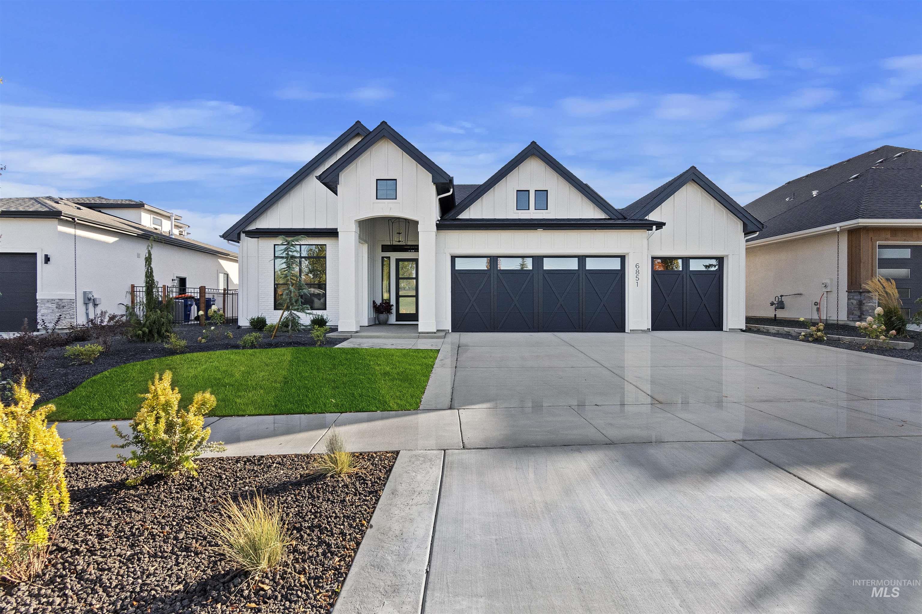 5615 W Haughburn Dr, Eagle, Idaho 83616, 3 Bedrooms, 2.5 Bathrooms, Residential For Sale, Price $939,000, 98967761