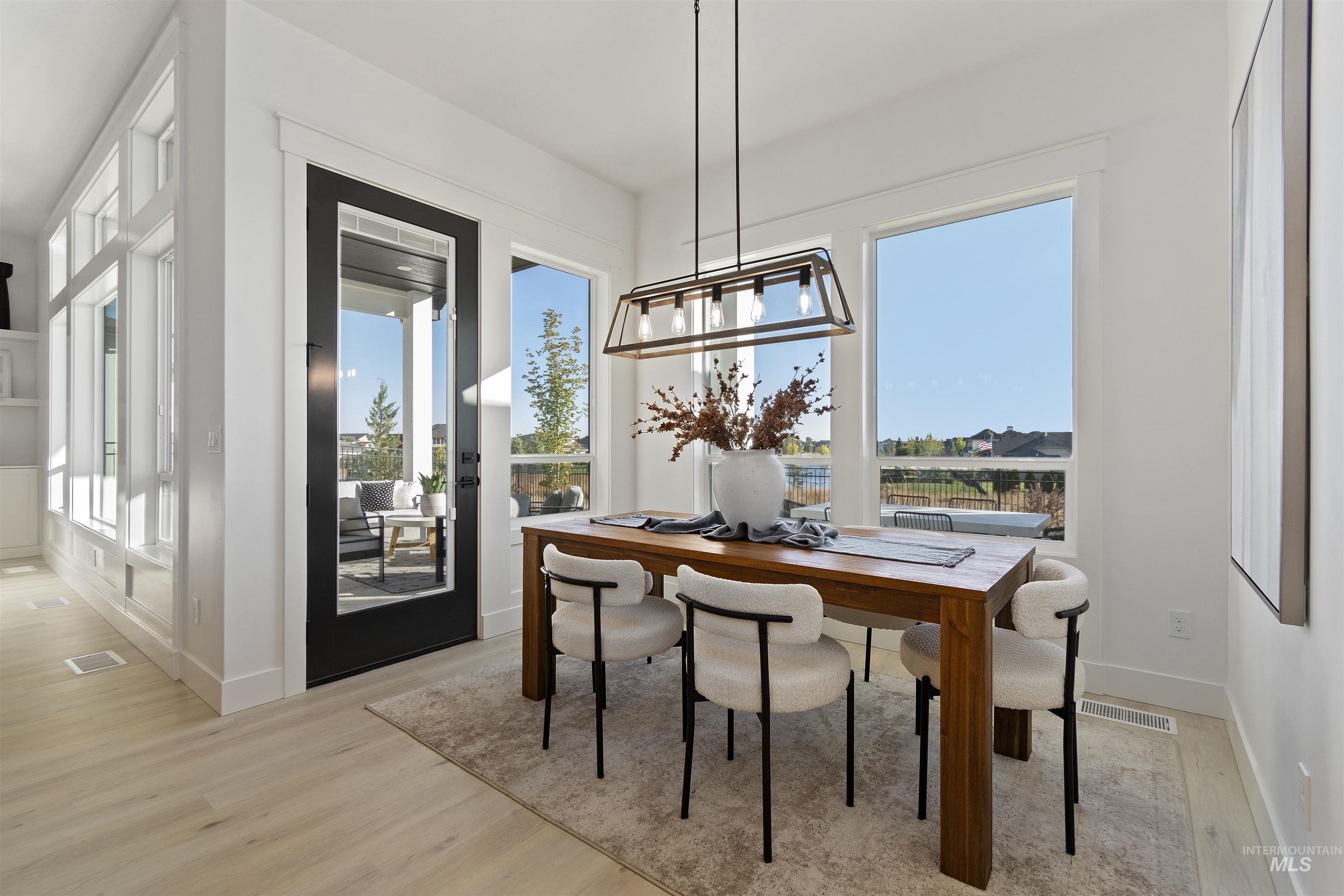 5615 W Haughburn Dr, Eagle, Idaho 83616, 3 Bedrooms, 2.5 Bathrooms, Residential For Sale, Price $939,000, 98967761