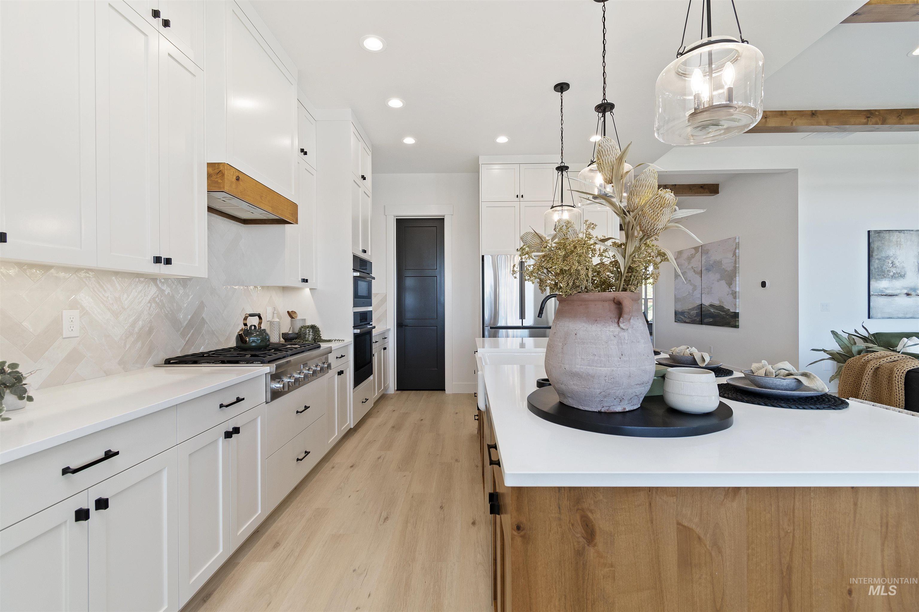 5615 W Haughburn Dr, Eagle, Idaho 83616, 3 Bedrooms, 2.5 Bathrooms, Residential For Sale, Price $939,000, 98967761