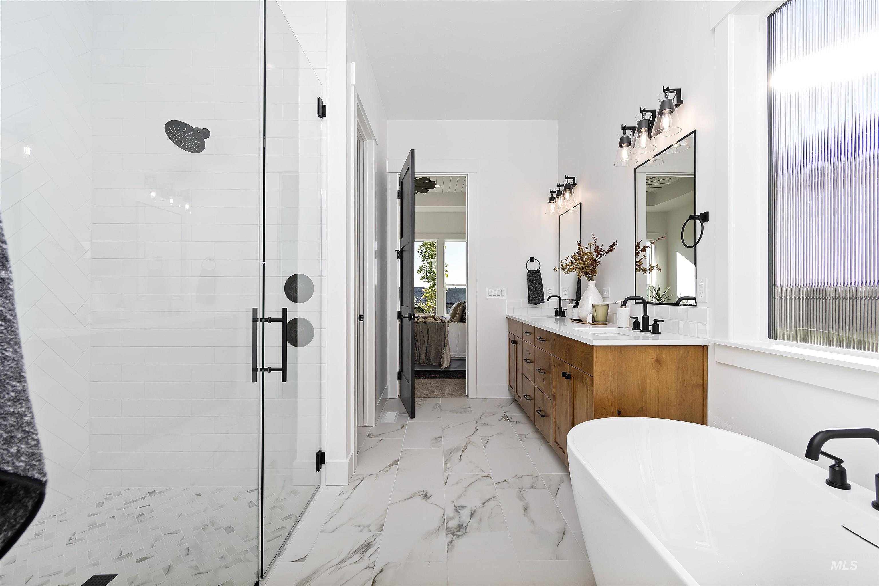 5615 W Haughburn Dr, Eagle, Idaho 83616, 3 Bedrooms, 2.5 Bathrooms, Residential For Sale, Price $939,000, 98967761