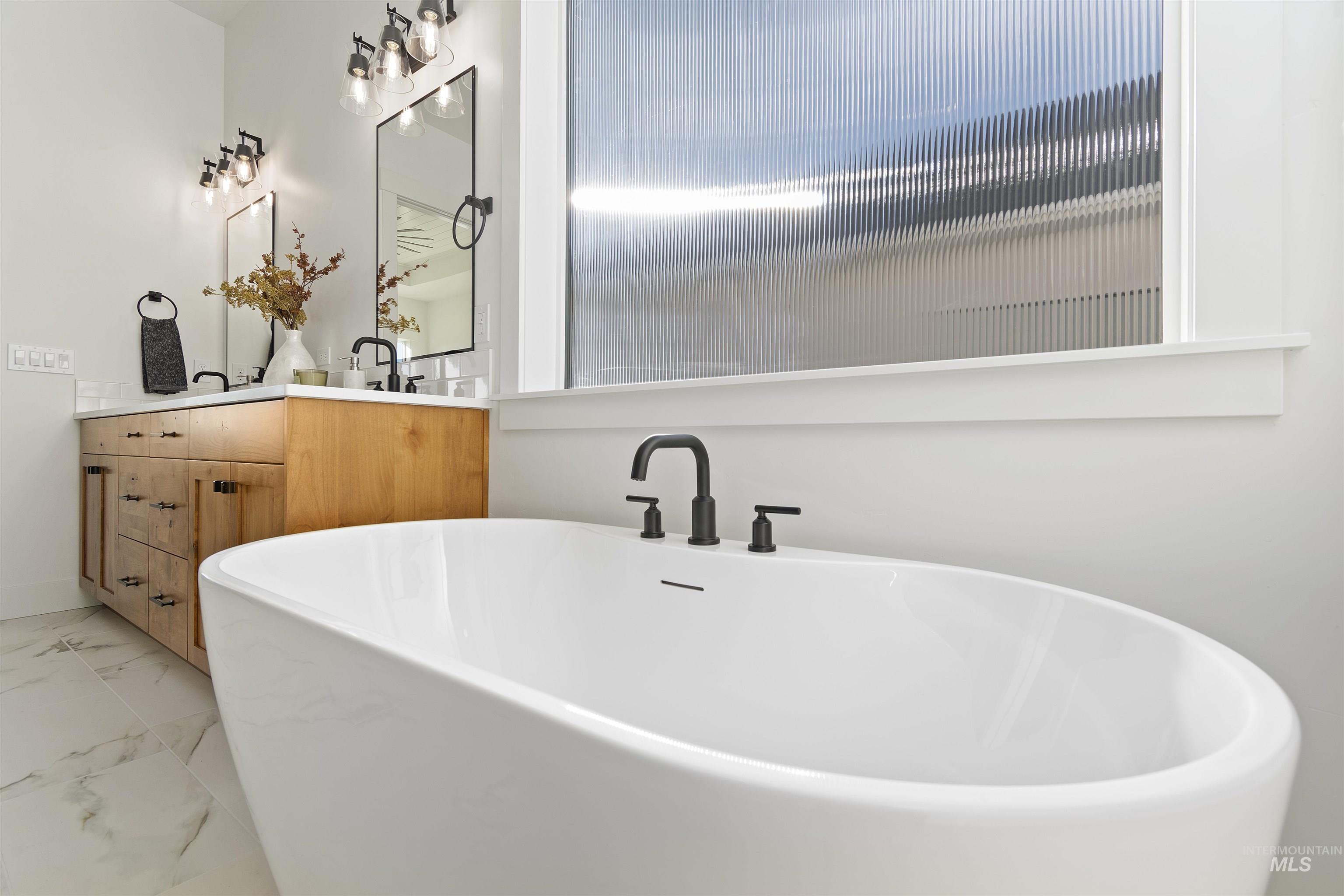 5615 W Haughburn Dr, Eagle, Idaho 83616, 3 Bedrooms, 2.5 Bathrooms, Residential For Sale, Price $939,000, 98967761