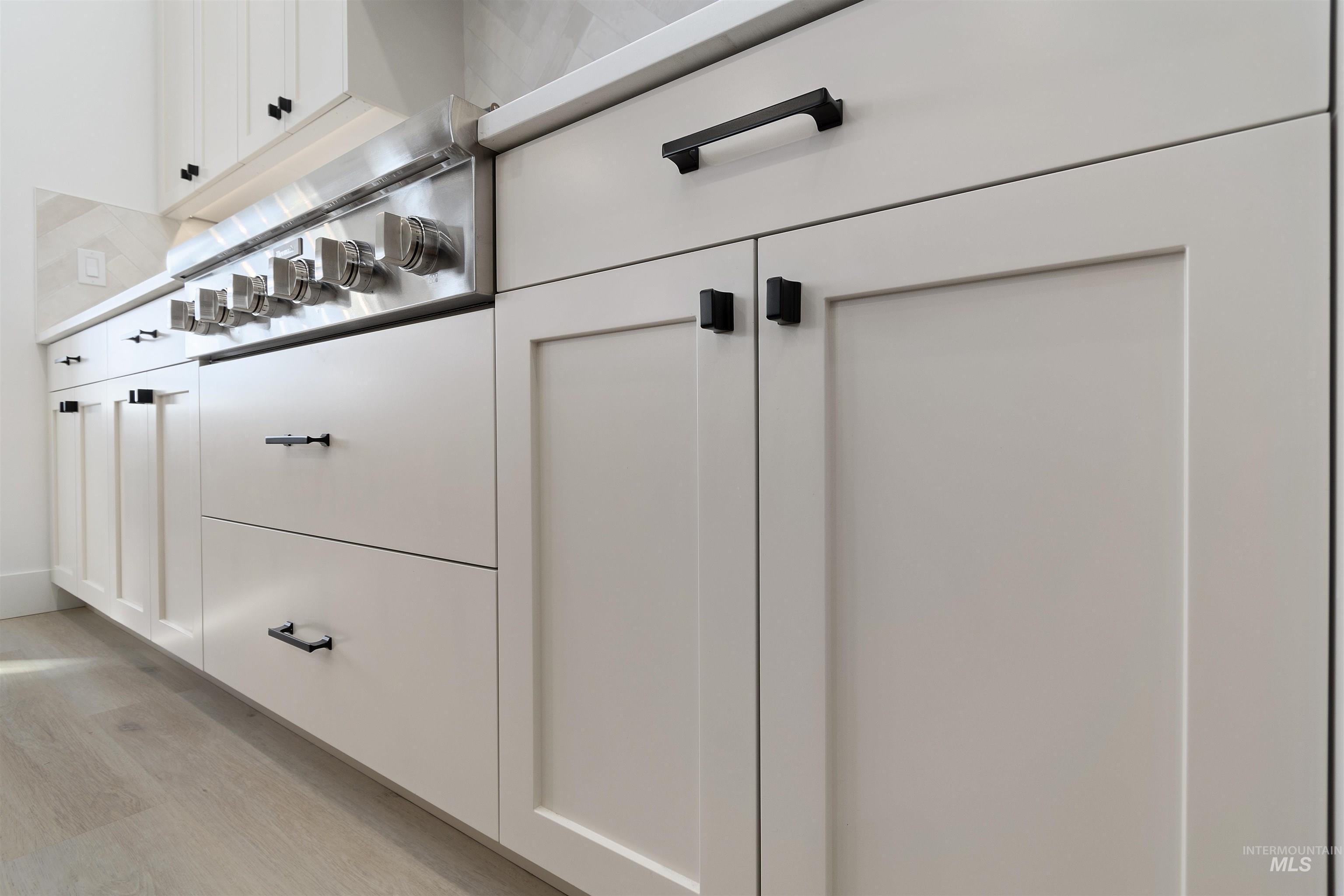 5615 W Haughburn Dr, Eagle, Idaho 83616, 3 Bedrooms, 2.5 Bathrooms, Residential For Sale, Price $939,000, 98967761