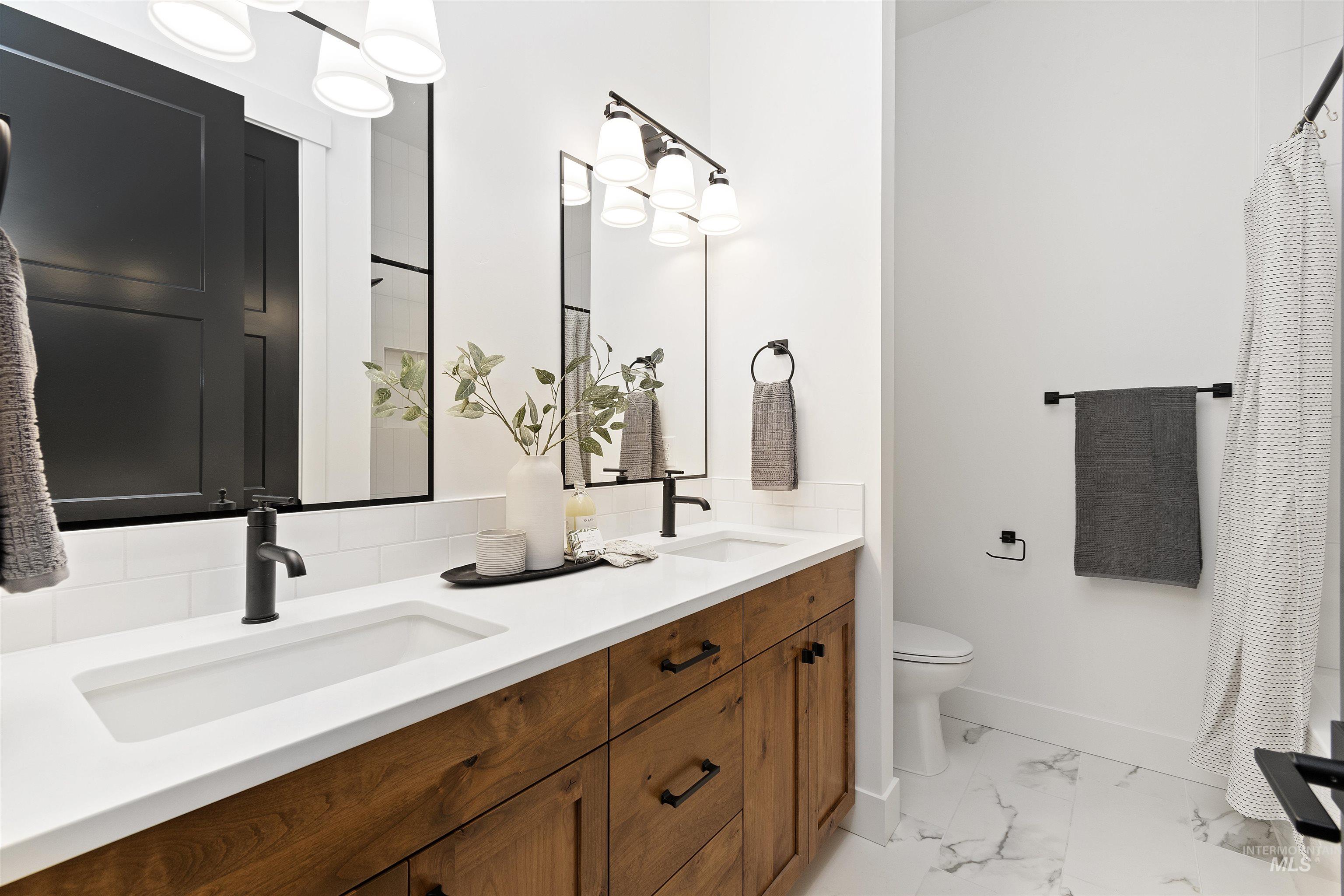 5615 W Haughburn Dr, Eagle, Idaho 83616, 3 Bedrooms, 2.5 Bathrooms, Residential For Sale, Price $939,000, 98967761