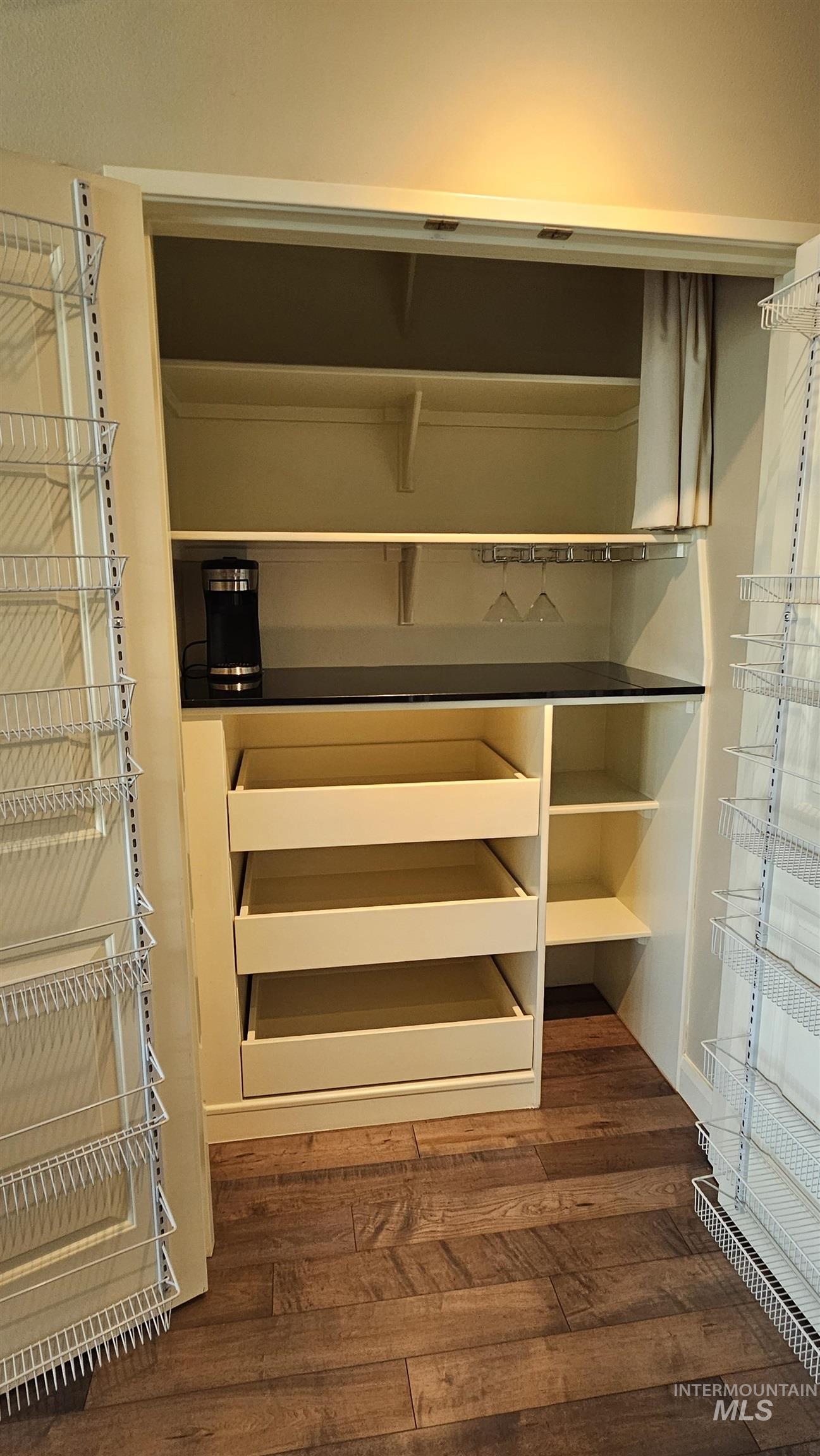 851 W Front #803, Boise, Idaho 83702, 1 Bedroom, 1 Bathroom, Residential For Sale, Price $514,900, 98967766