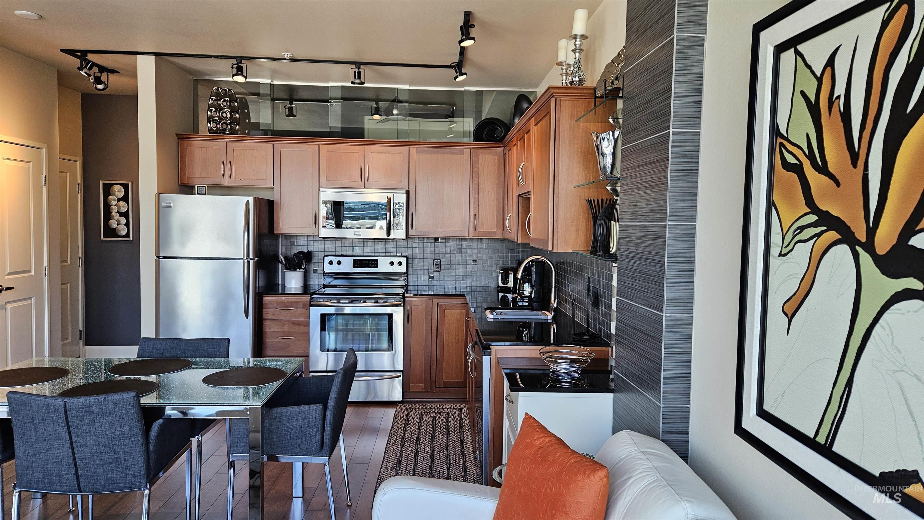 851 W Front #803, Boise, Idaho 83702, 1 Bedroom, 1 Bathroom, Residential For Sale, Price $514,900, 98967766