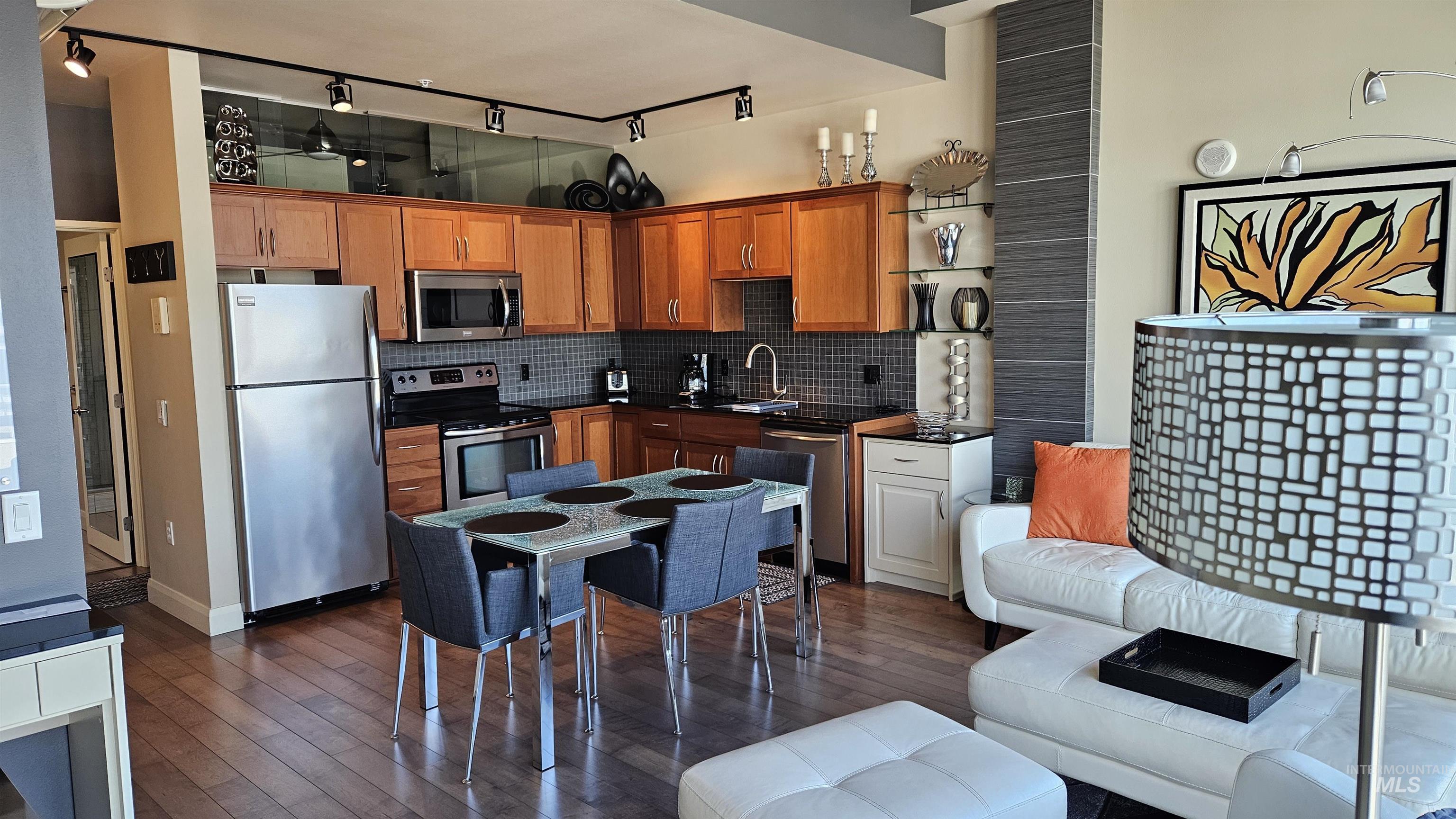 851 W Front #803, Boise, Idaho 83702, 1 Bedroom, 1 Bathroom, Residential For Sale, Price $514,900, 98967766