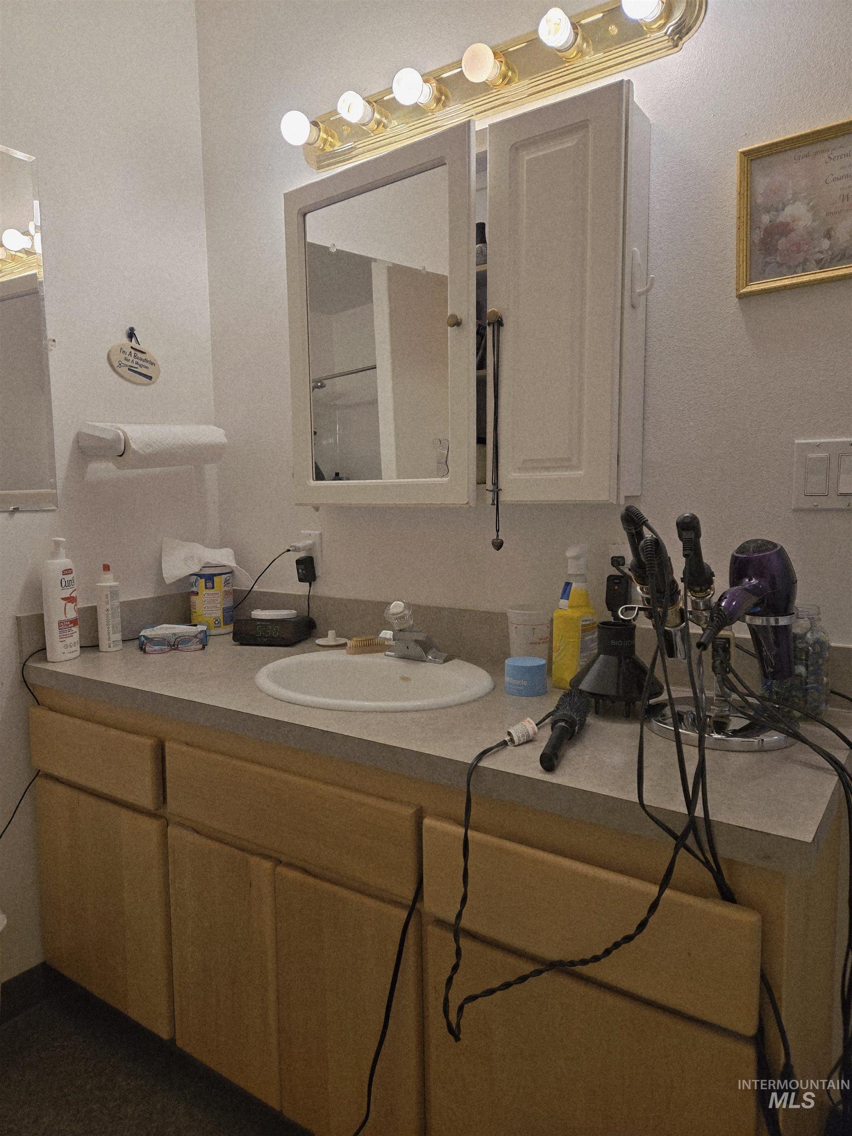 1680 Pennington Dr., Ontario, Oregon 97914, 4 Bedrooms, 2 Bathrooms, Residential For Sale, Price $339,500, 98967775