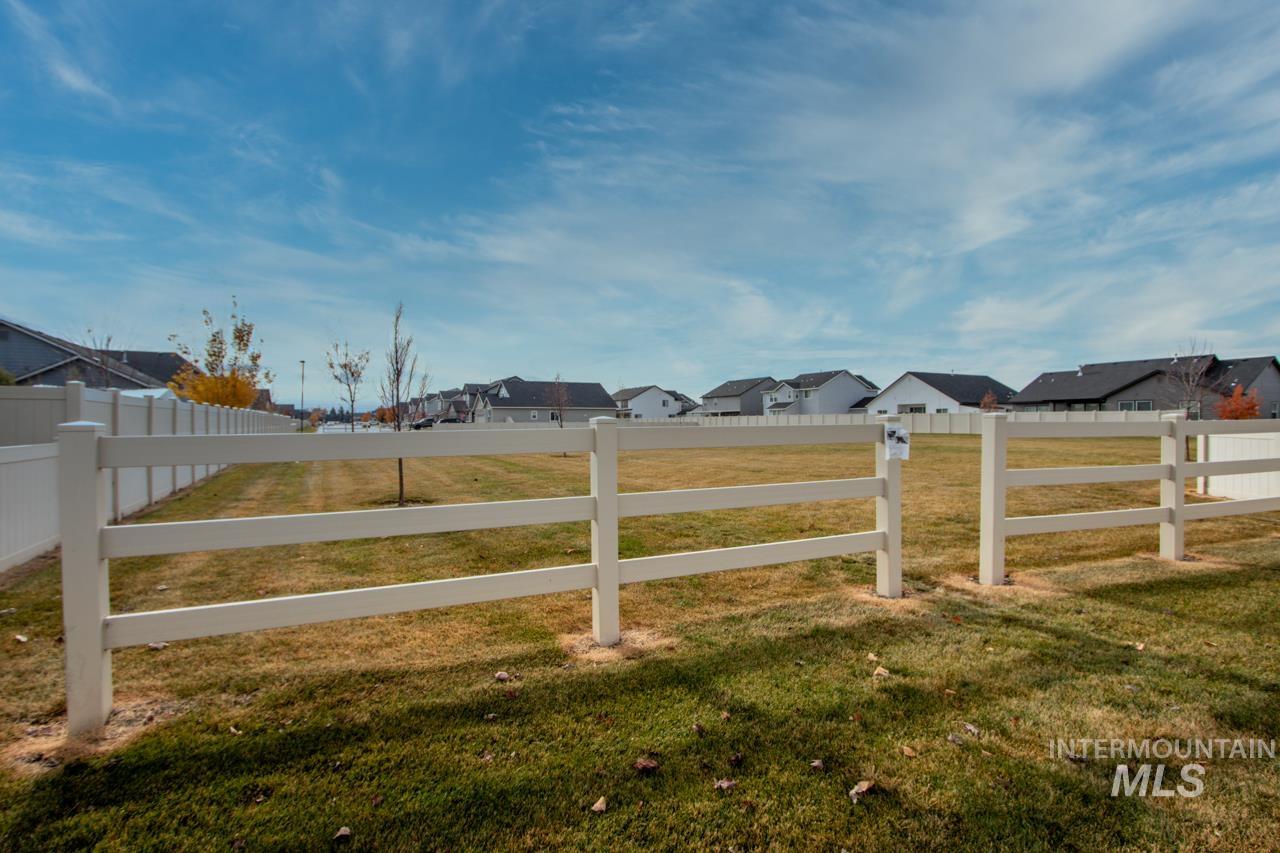 View of yard with a residential view