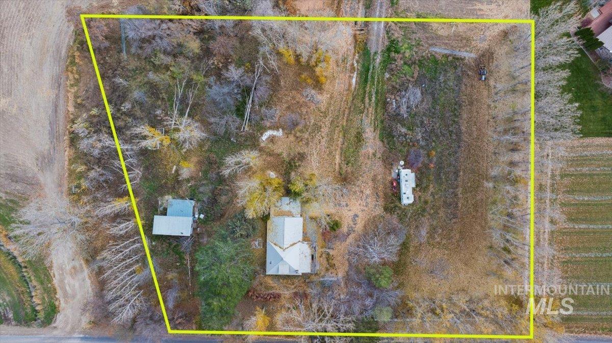 Aerial view of property's location with property parcel outlined