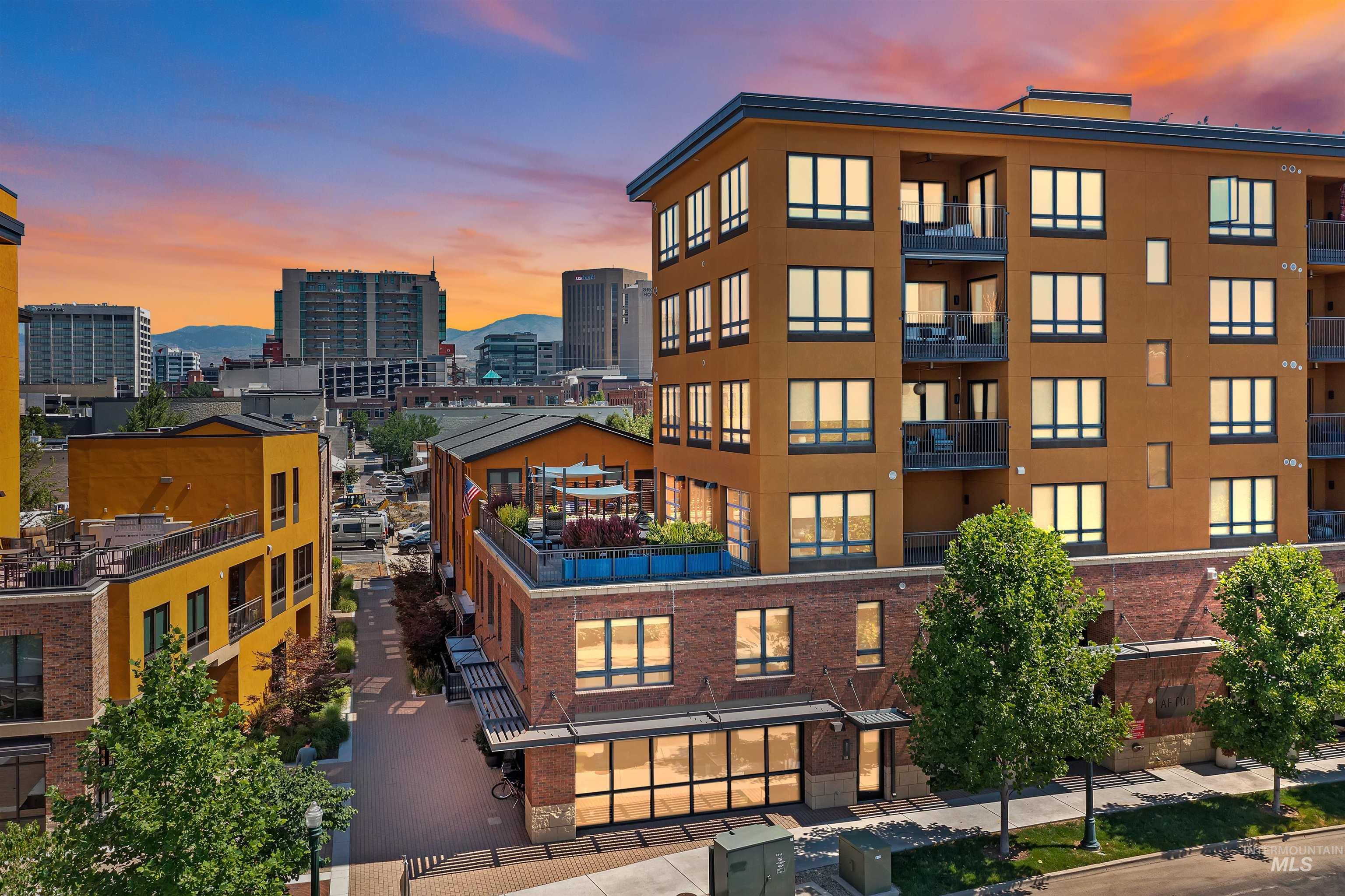 611 S 8th Street, Boise, Idaho 83702, 2 Bedrooms, 2 Bathrooms, Residential For Sale, Price $699,500, 98967808