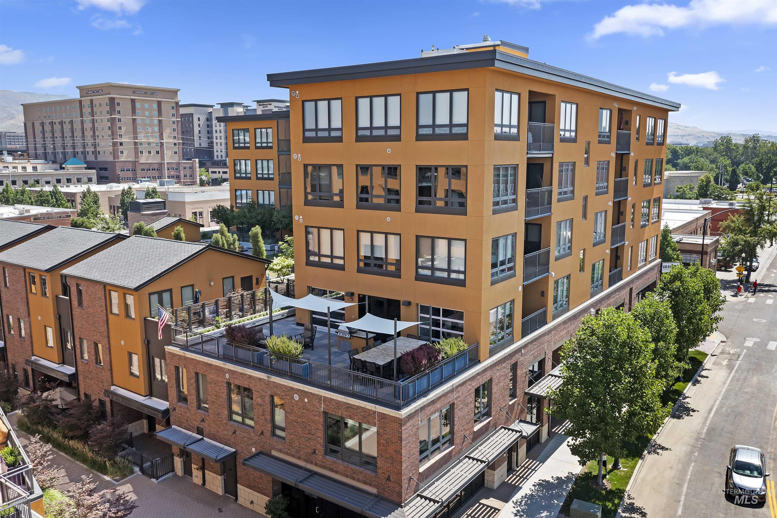 611 S 8th Street, Boise, Idaho 83702, 2 Bedrooms, 2 Bathrooms, Residential For Sale, Price $699,500, 98967808