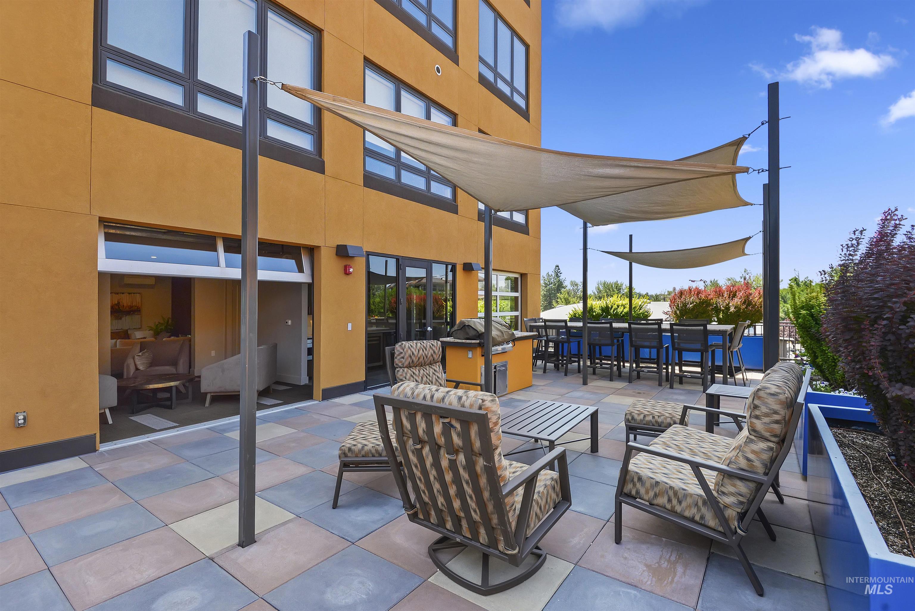 611 S 8th Street, Boise, Idaho 83702, 2 Bedrooms, 2 Bathrooms, Residential For Sale, Price $699,500, 98967808