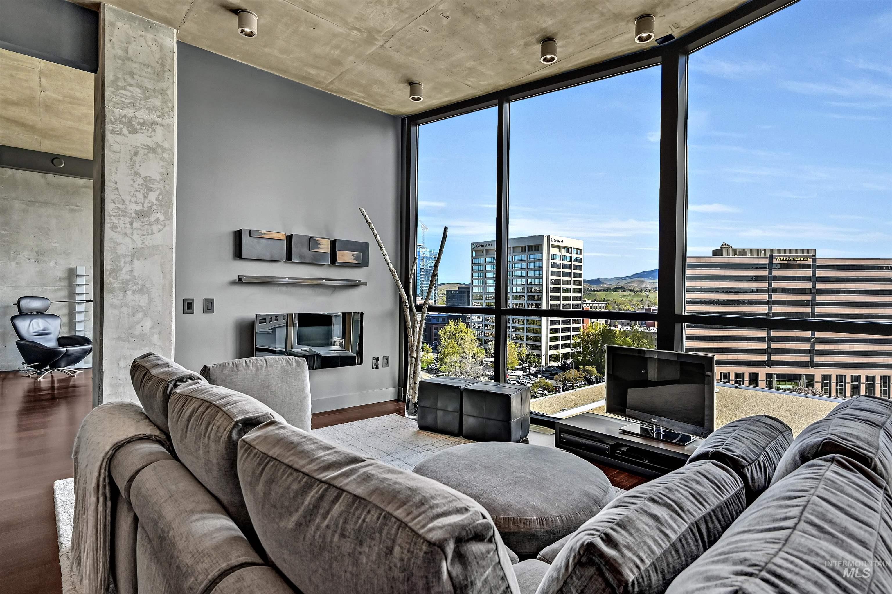 851 W Front Street, Boise, Idaho 83702-5856, 2 Bedrooms, 2 Bathrooms, Residential For Sale, Price $1,085,000, 98967809