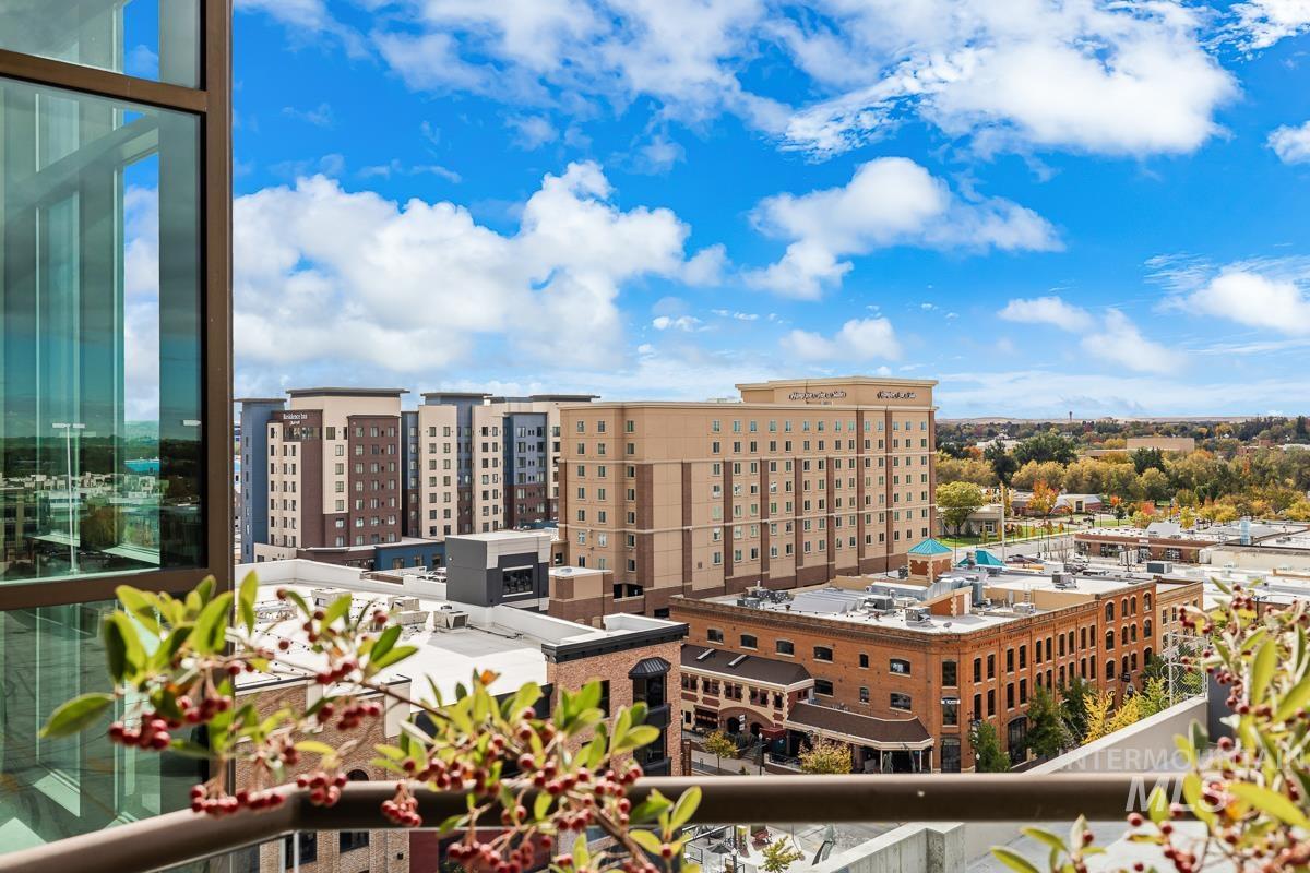 851 W Front Street, Boise, Idaho 83702-5856, 2 Bedrooms, 2 Bathrooms, Residential For Sale, Price $1,085,000, 98967809