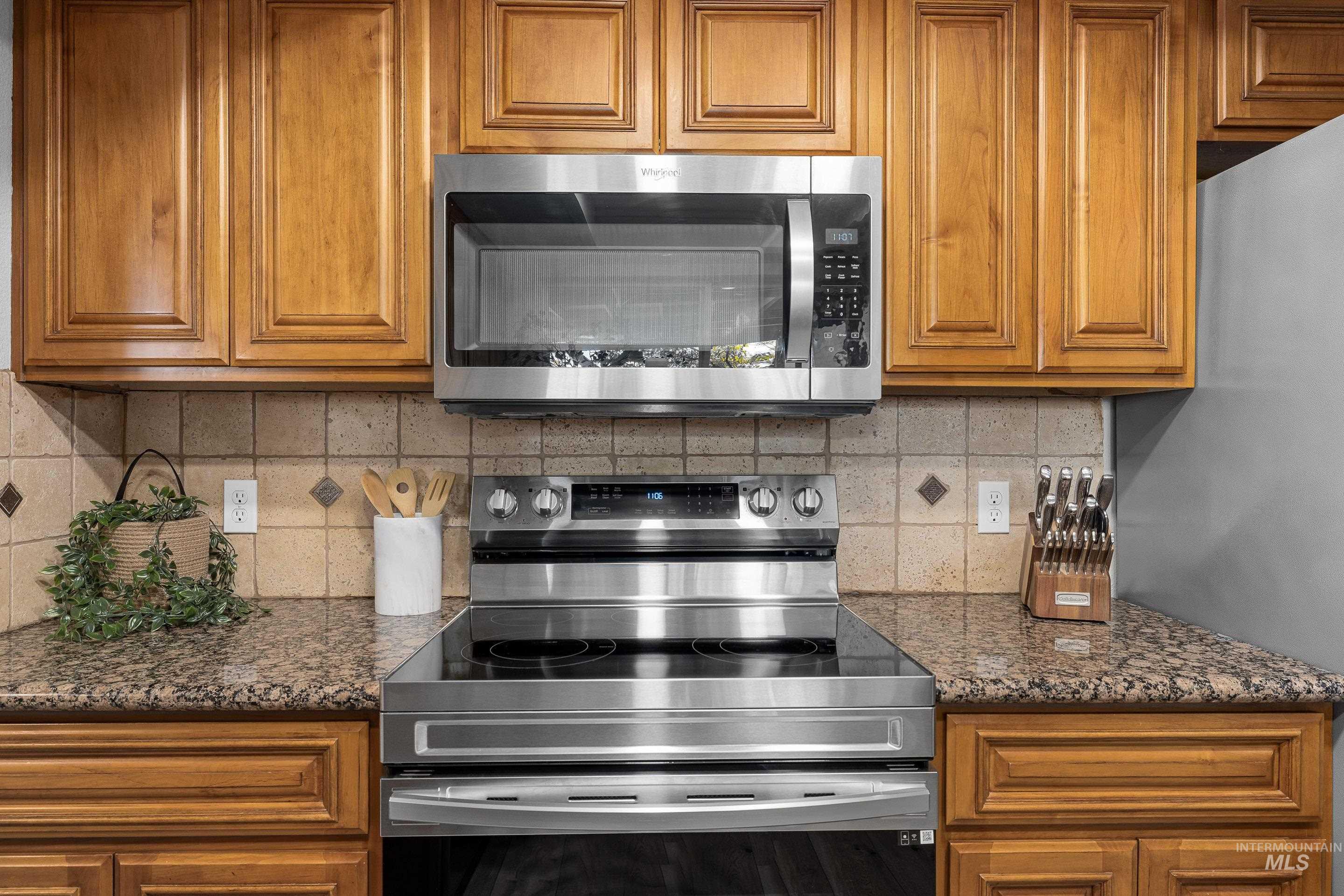 621 W Broadway Ave, Meridian, Idaho 83642, 4 Bedrooms, 3 Bathrooms, Residential For Sale, Price $574,900, 98967810