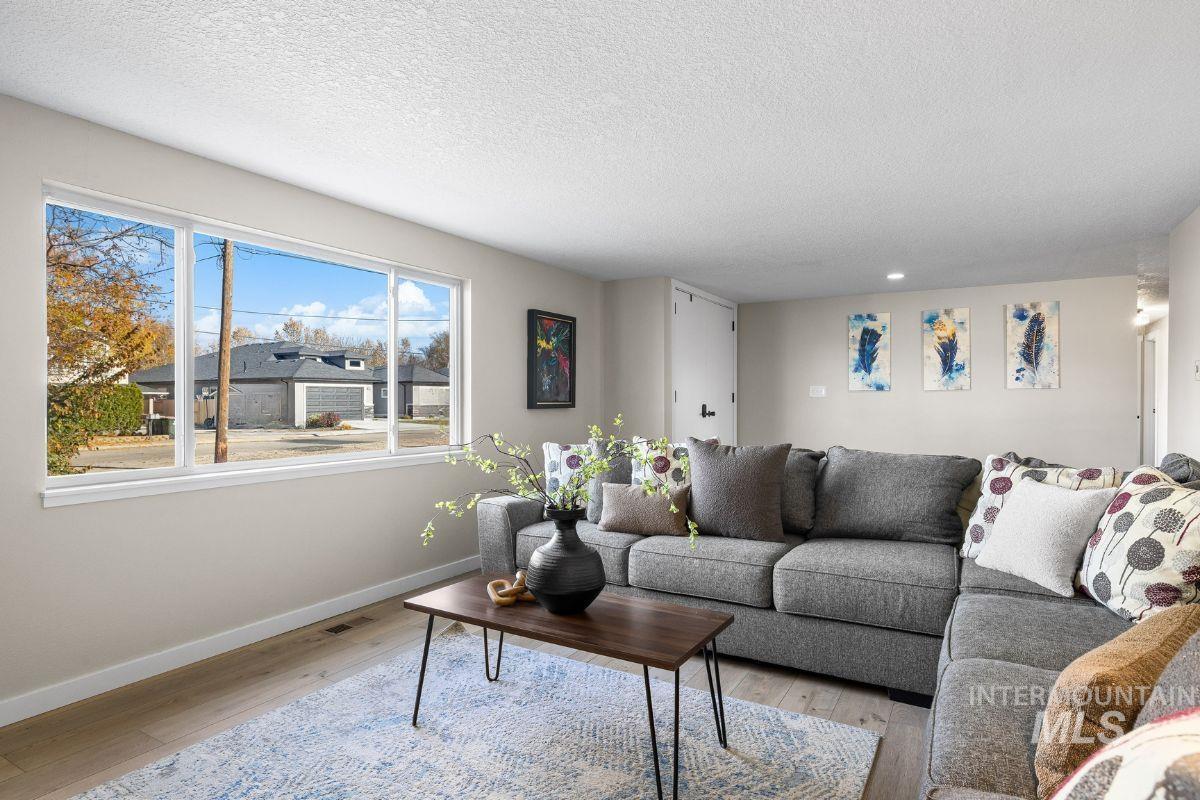 621 W Broadway Ave, Meridian, Idaho 83642, 4 Bedrooms, 3 Bathrooms, Residential For Sale, Price $574,900, 98967810