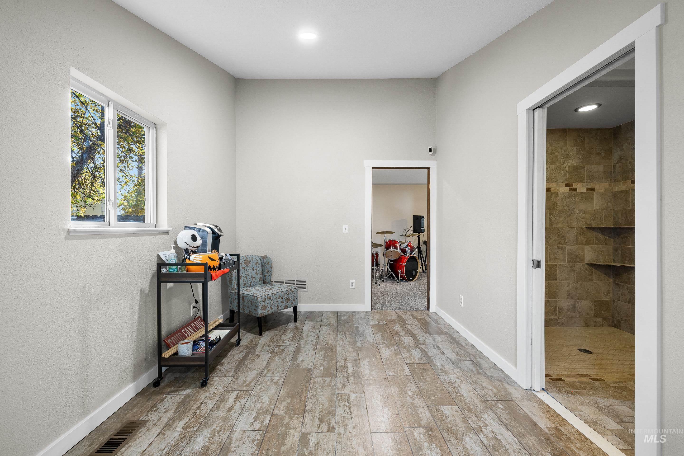 621 W Broadway Ave, Meridian, Idaho 83642, 4 Bedrooms, 3 Bathrooms, Residential For Sale, Price $574,900, 98967810