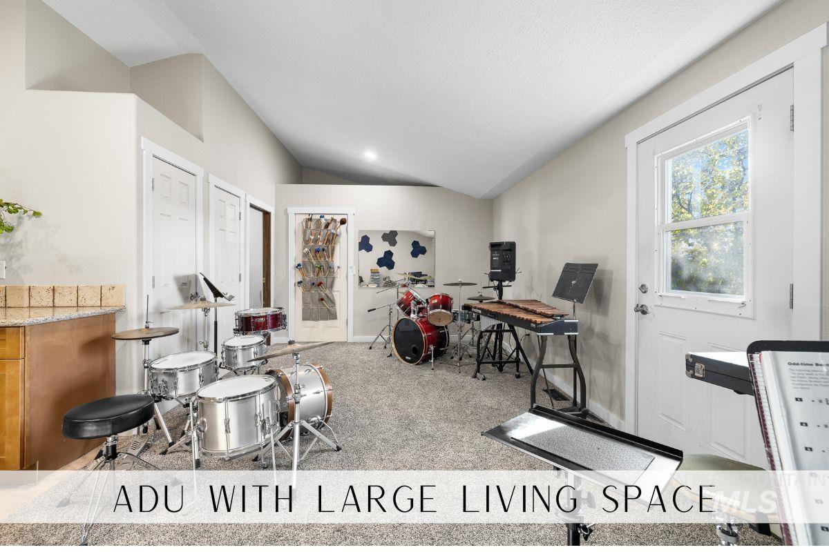 621 W Broadway Ave, Meridian, Idaho 83642, 4 Bedrooms, 3 Bathrooms, Residential For Sale, Price $574,900, 98967810